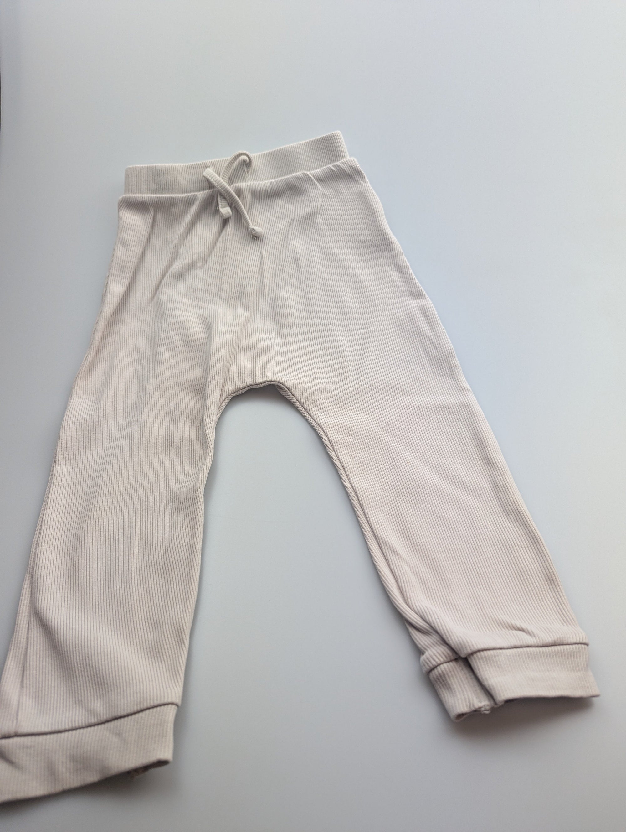 Matalan Cream Ribbed Leggings - Unisex 18 - 23 Months - Little Ones Preloved. Second Hand Children's & Preloved Baby, Kids, Girls & Boys Clothes. UK online