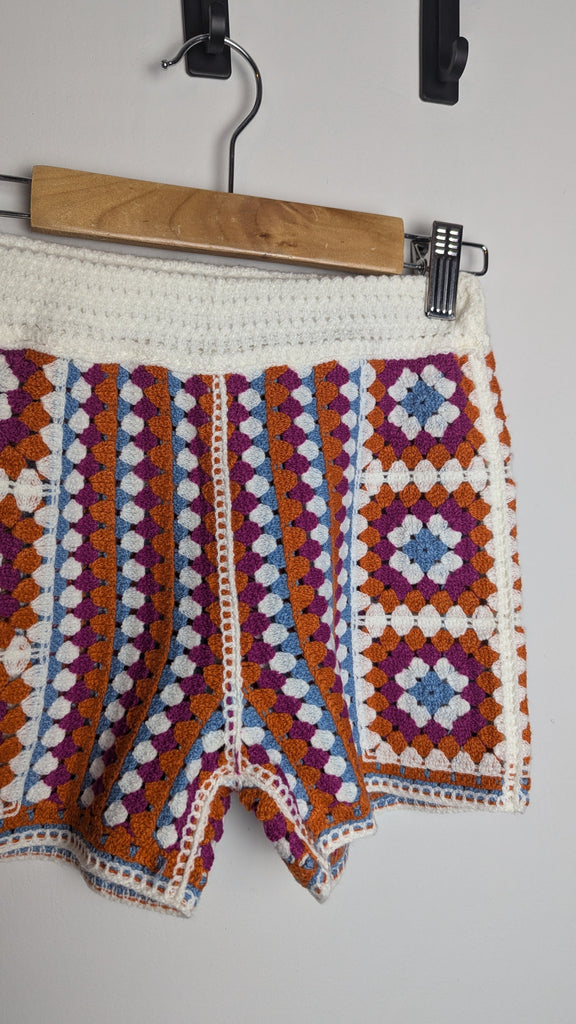 Matalan Floral Crochet Knit Shorts - Girls 4 Years Little Ones Preloved Used, Preloved, Preworn & Second Hand Baby, Kids & Children's Clothing UK Online. Cheap affordable. Brands including Next, Joules, Nutmeg Morrisons, TU, F&F, H&M.