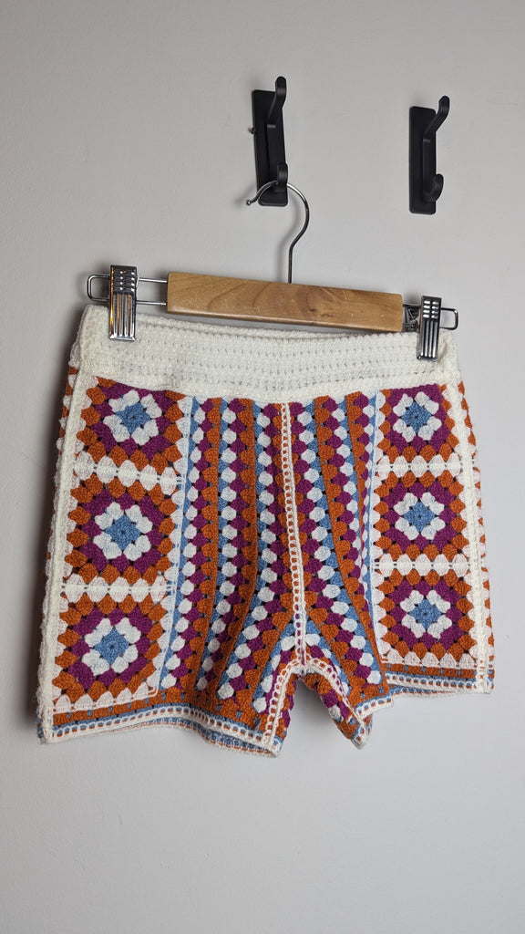 Matalan Floral Crochet Knit Shorts - Girls 4 Years Little Ones Preloved Used, Preloved, Preworn & Second Hand Baby, Kids & Children's Clothing UK Online. Cheap affordable. Brands including Next, Joules, Nutmeg Morrisons, TU, F&F, H&M.