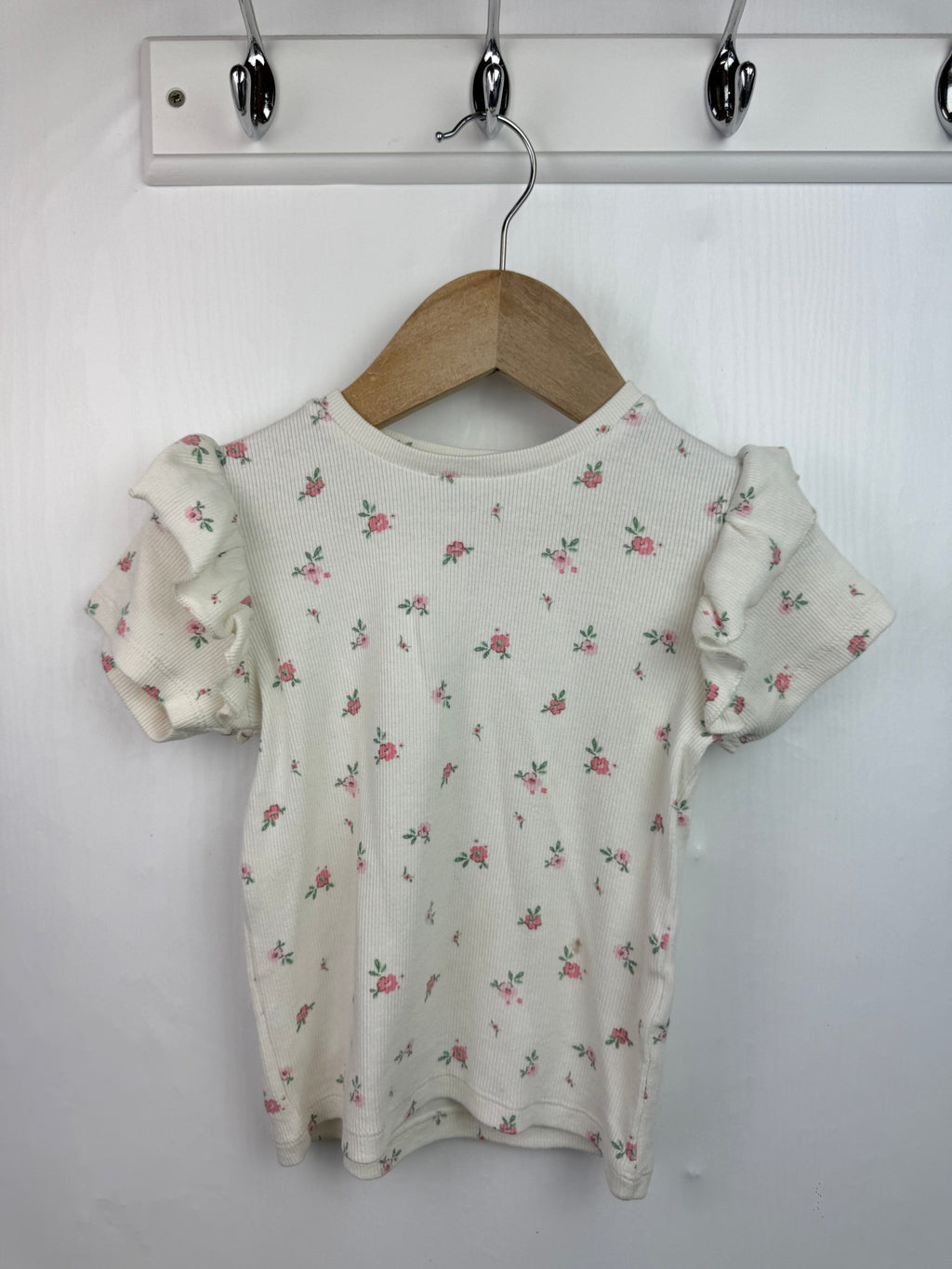 Matalan Floral Ribbed Top - Girls 2 - 3 Years - Little Ones Preloved. Second Hand Children's & Preloved Baby, Kids, Girls & Boys Clothes. UK online
