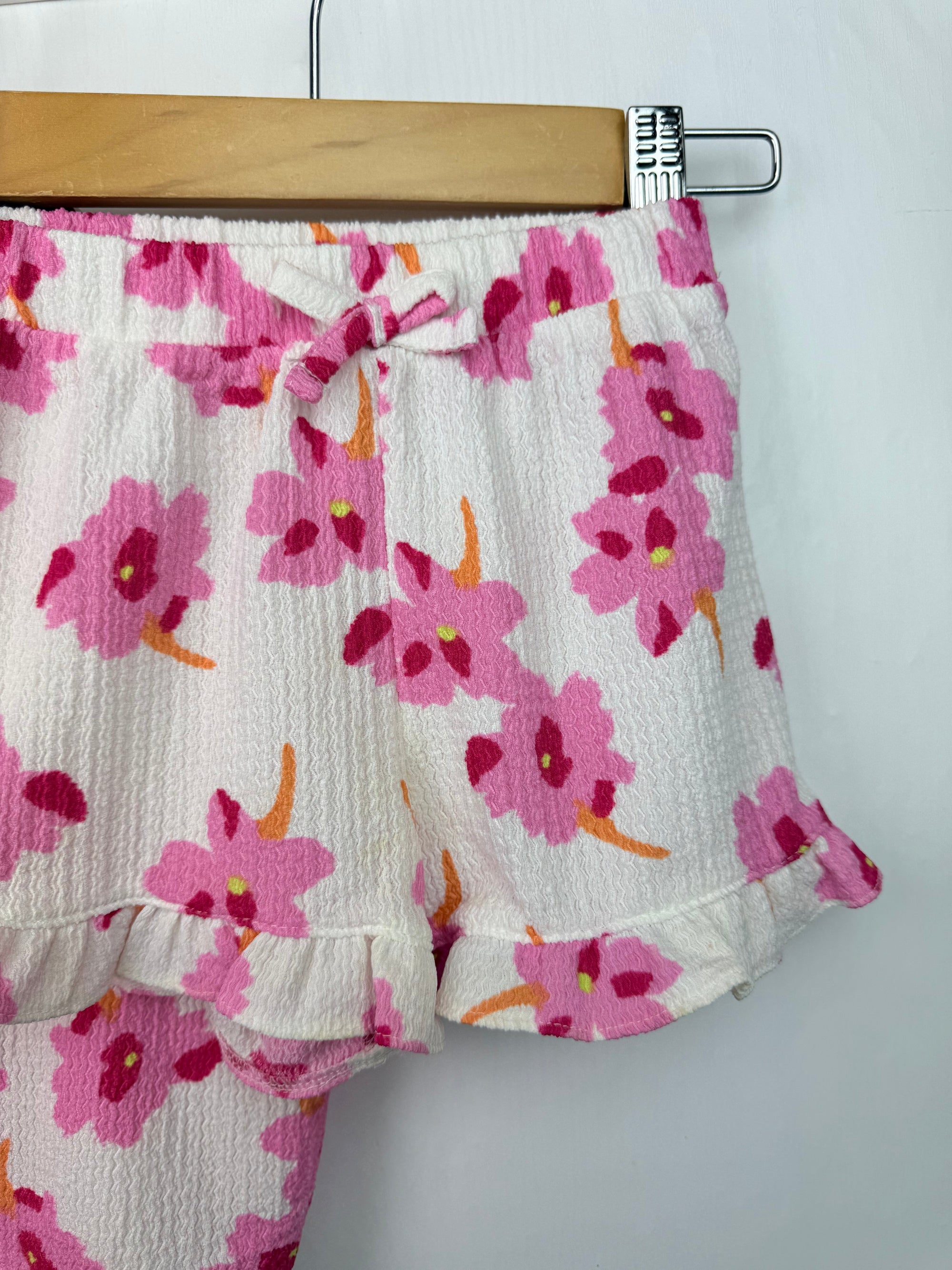 Matalan Floral Shorts & Top Set - Girls 18 - 23 Months - Little Ones Preloved. Second Hand Children's & Preloved Baby, Kids, Girls & Boys Clothes. UK online