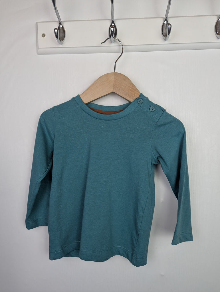 Matalan Green Long Sleeve Top - Boys 9-12 Months Little Ones Preloved Used, Preloved, Preworn Baby, Girls & Boys Clothes. Kids & Children's second hand Clothing UK Online. Cheap affordable. Brands including Next, Joules, Nutmeg Morrisons, TU, F&F, H&M.