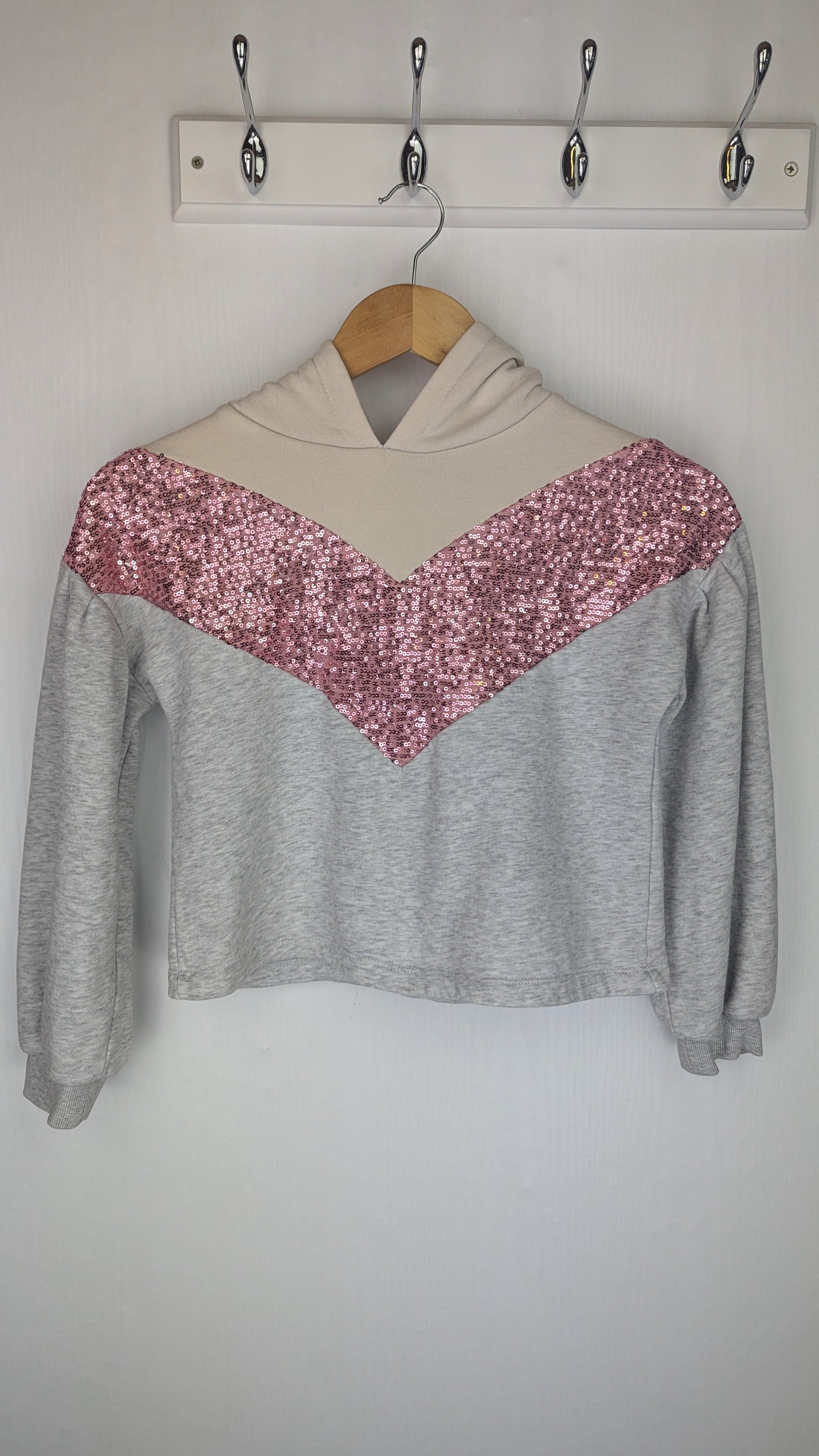 Matalan Grey & pink sequin crop jumper - Girls 10 Years - Little Ones Preloved. Second Hand Children's & Preloved Baby, Kids, Girls & Boys Clothes. UK online