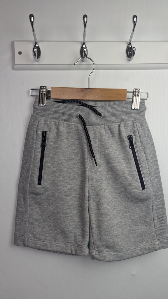 Matalan Grey Zip Shorts - Boys 6 Years Little Ones Preloved Used, Preloved, Preworn Baby, Girls & Boys Clothes. Kids & Children's second hand Clothing UK Online. Cheap affordable. Brands including Next, Joules, Nutmeg Morrisons, TU, F&F, H&M.