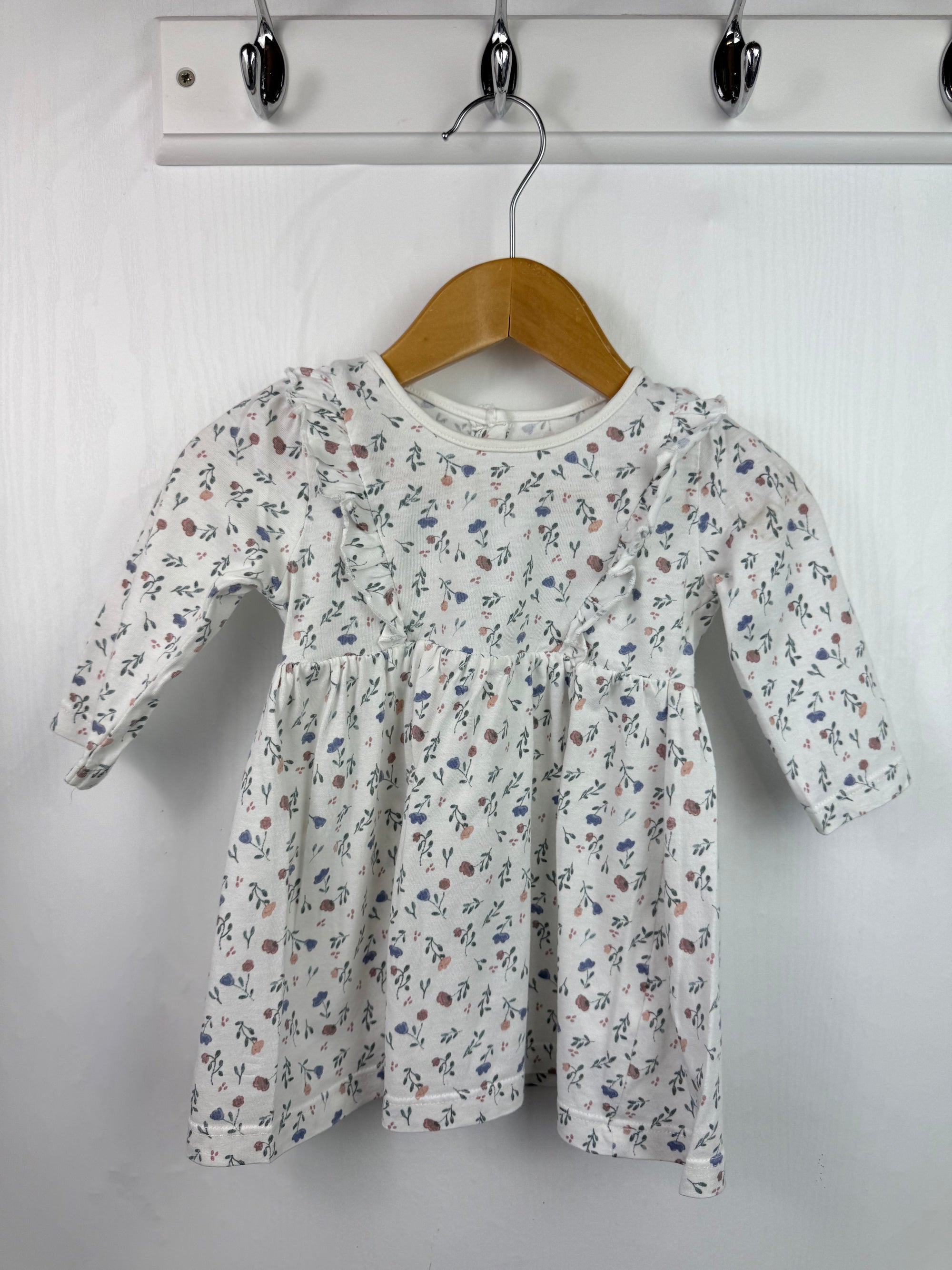 Matalan Long Sleeve Floral Dress - Girls 3 - 6 Months - Little Ones Preloved. Second Hand Children's & Preloved Baby, Kids, Girls & Boys Clothes. UK online