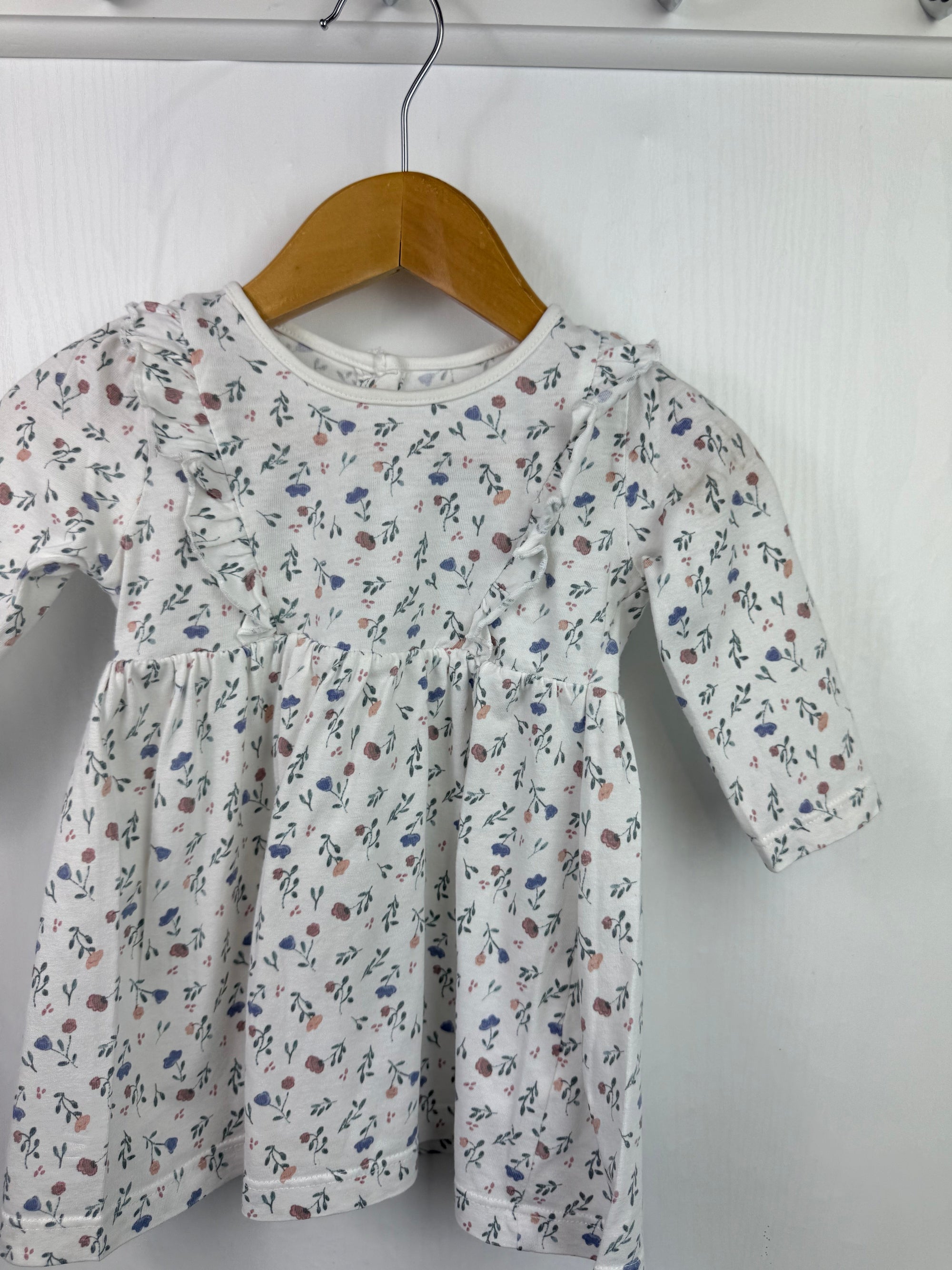 Matalan Long Sleeve Floral Dress - Girls 3 - 6 Months - Little Ones Preloved. Second Hand Children's & Preloved Baby, Kids, Girls & Boys Clothes. UK online