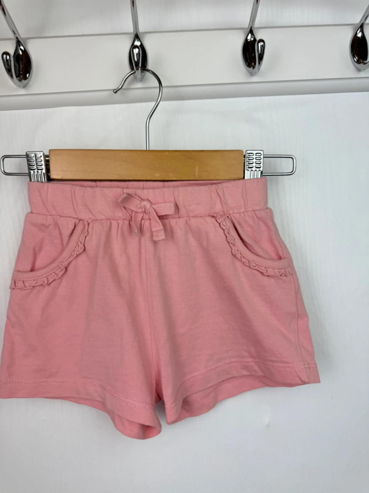 Matalan Pink Bow Frill Shorts - Girls 18 - 23 Months - Little Ones Preloved. Second Hand Children's & Preloved Baby, Kids, Girls & Boys Clothes. UK online