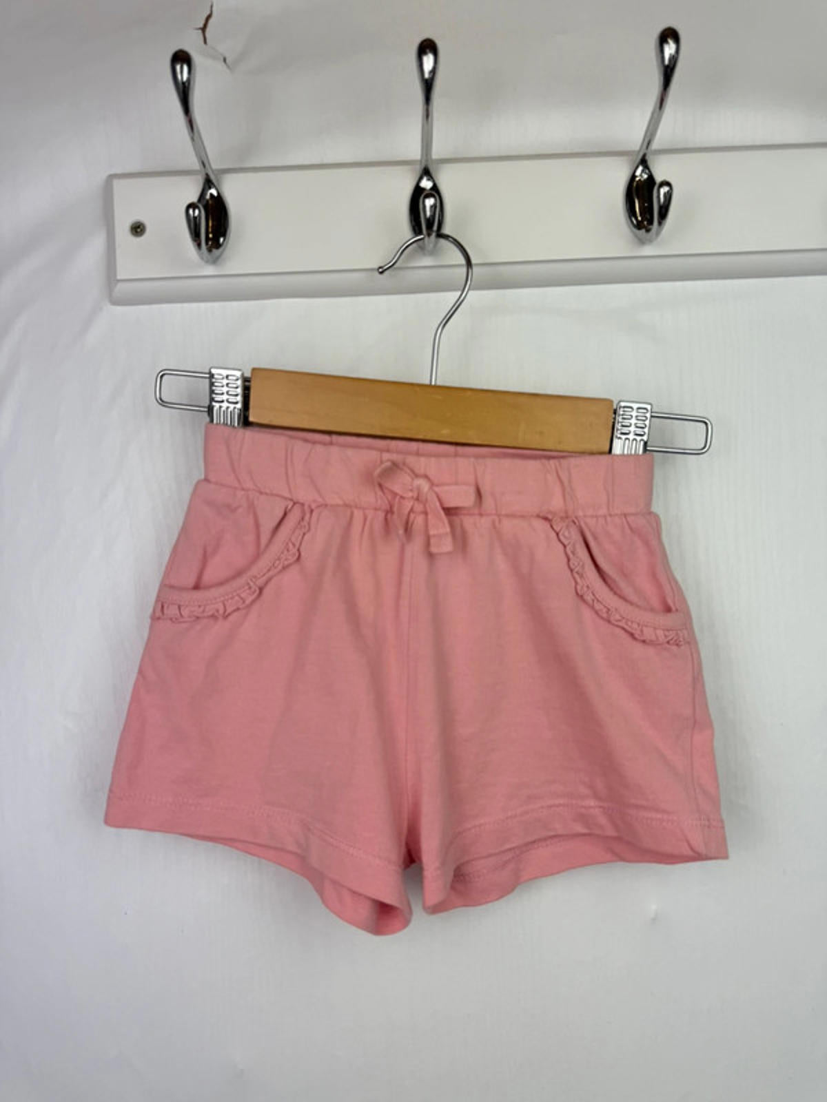 Matalan Pink Bow Frill Shorts - Girls 18 - 23 Months - Little Ones Preloved. Second Hand Children's & Preloved Baby, Kids, Girls & Boys Clothes. UK online