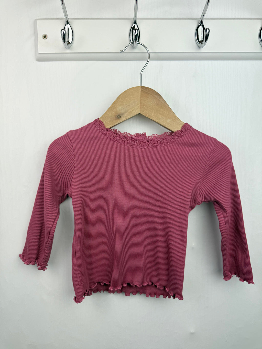 Matalan Ribbed Long Sleeve Top - Girls 6 - 9 Months - Little Ones Preloved. Second Hand Children's & Preloved Baby, Kids, Girls & Boys Clothes. UK online
