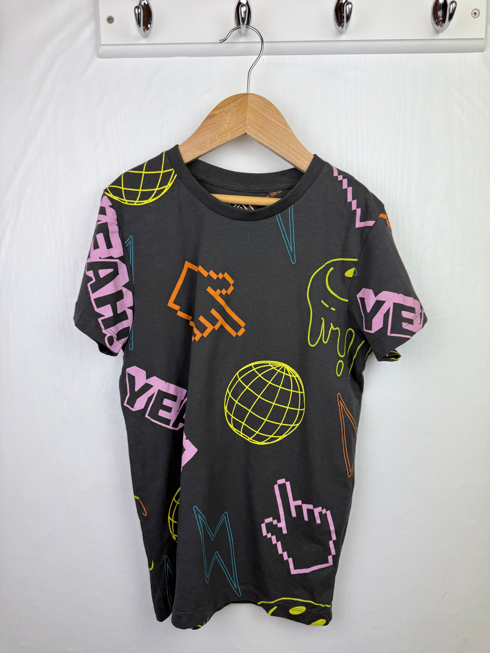 Matalan Slogan Short Sleeve Top - Boys 10 Years - Little Ones Preloved. Second Hand Children's & Preloved Baby, Kids, Girls & Boys Clothes. UK online