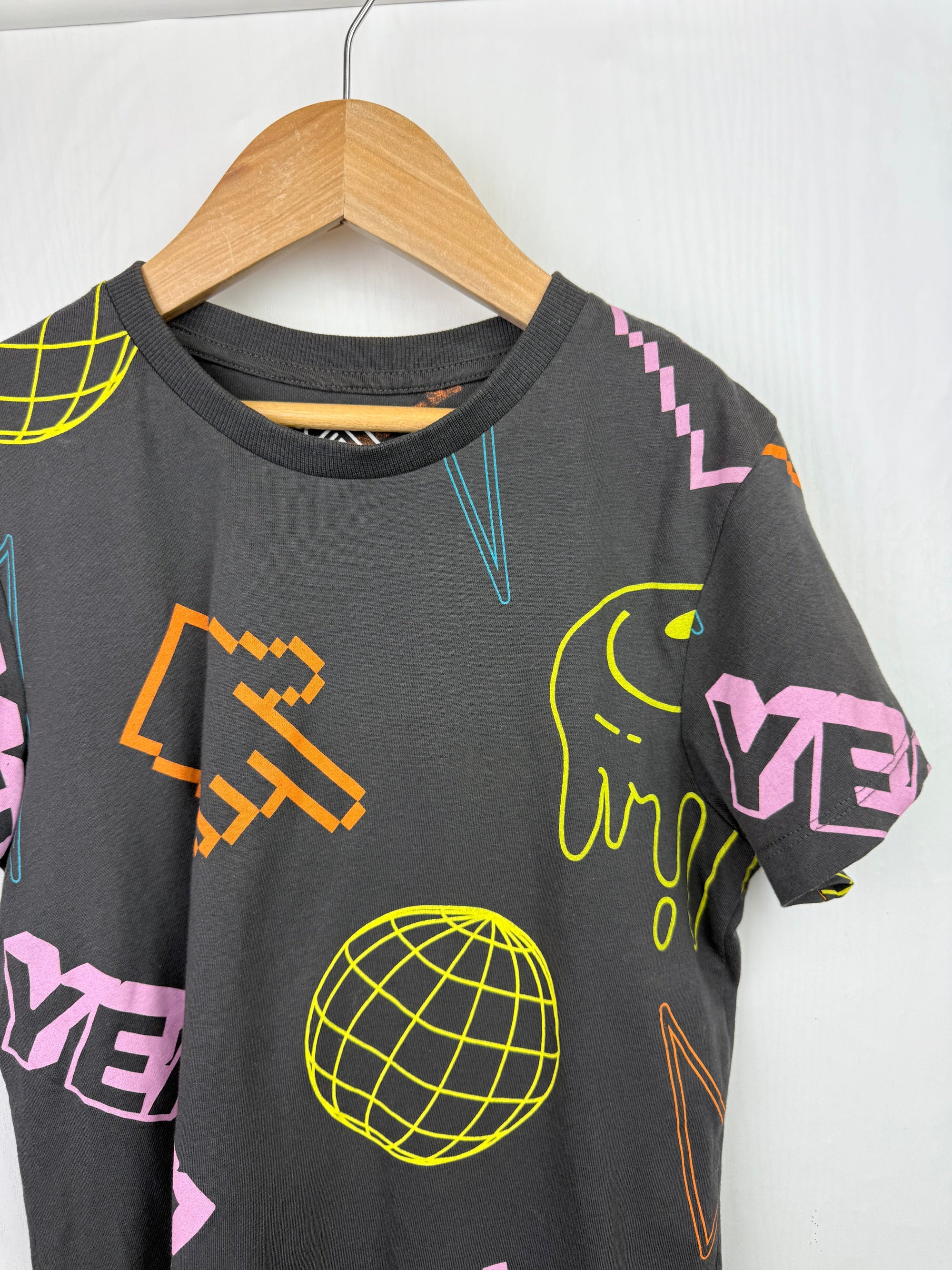 Matalan Slogan Short Sleeve Top - Boys 10 Years - Little Ones Preloved. Second Hand Children's & Preloved Baby, Kids, Girls & Boys Clothes. UK online