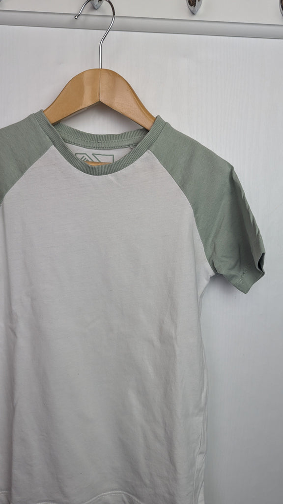 Matalan White & Green Short Sleeve Top - Boys 6 Years Little Ones Preloved Used, Preloved, Preworn Baby, Girls & Boys Clothes. Kids & Children's second hand Clothing UK Online. Cheap affordable. Brands including Next, Joules, Nutmeg Morrisons, TU, F&F, H&M.