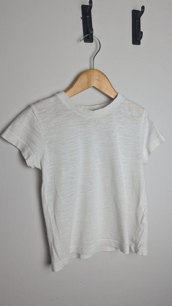 Matalan White Short Sleeve Top - Unisex 2-3 Years Little Ones Preloved Used, Preloved, Preworn Baby, Girls & Boys Clothes. Kids & Children's second hand Clothing UK Online. Cheap affordable. Brands including Next, Joules, Nutmeg Morrisons, TU, F&F, H&M.