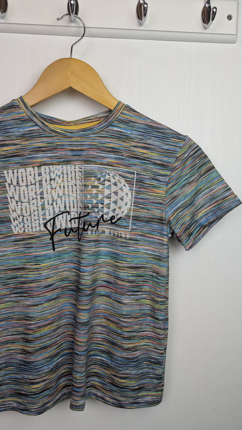 Matalan World Wide Future Top - Boys 8 Years - Little Ones Preloved. Second Hand Children's & Preloved Baby, Kids, Girls & Boys Clothes. UK online