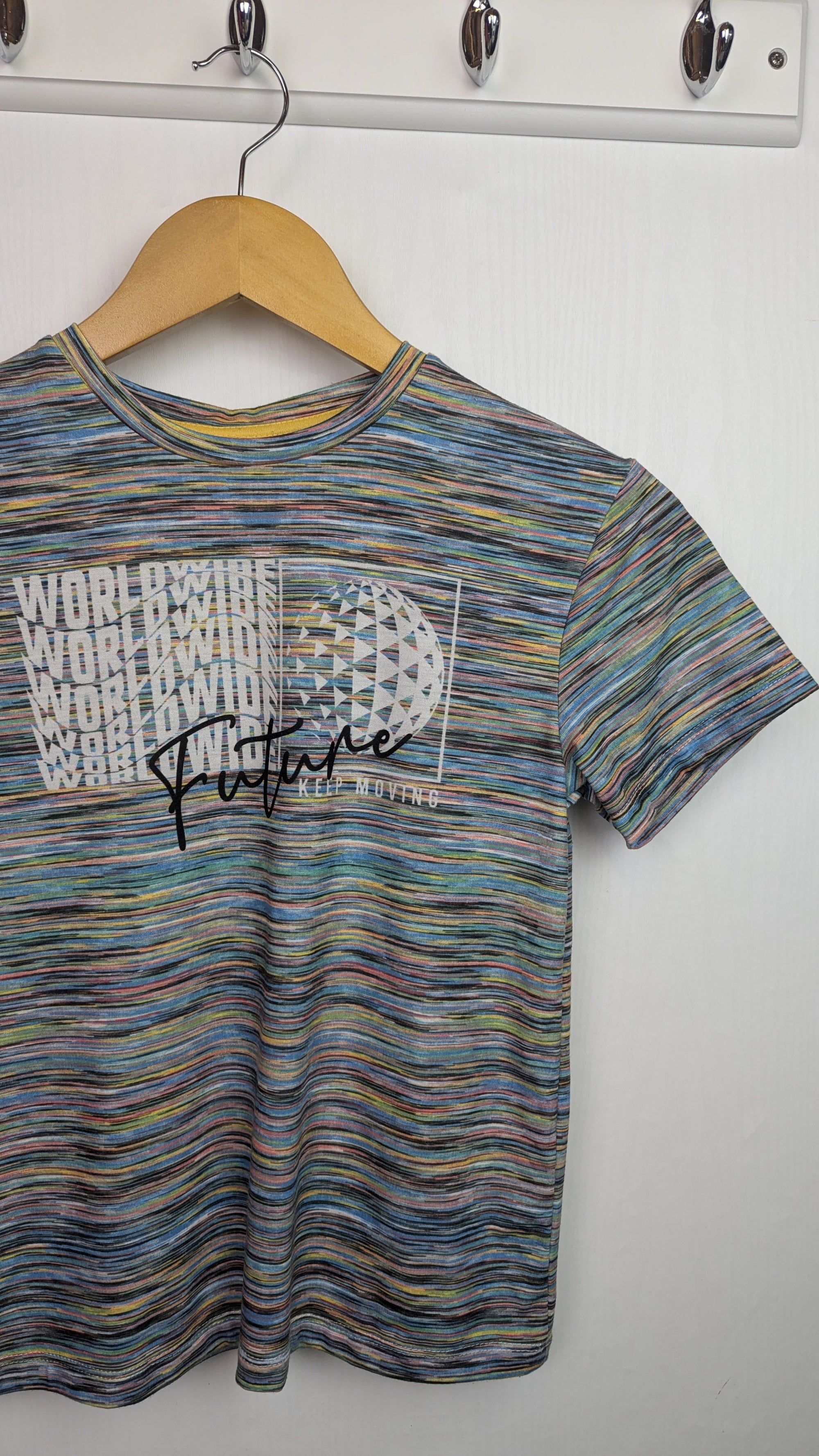 Matalan World Wide Future Top - Boys 8 Years - Little Ones Preloved. Second Hand Children's & Preloved Baby, Kids, Girls & Boys Clothes. UK online