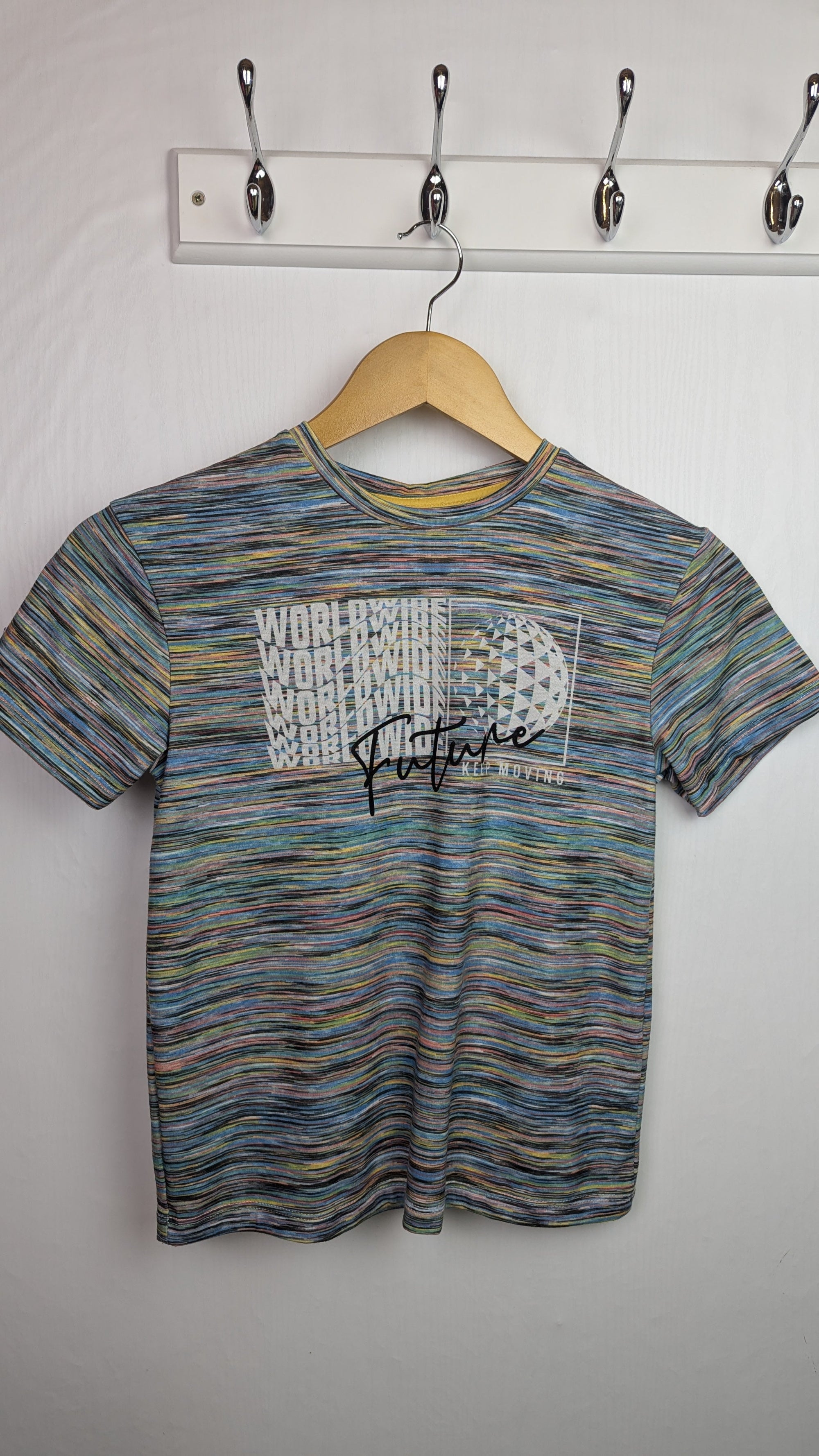 Matalan World Wide Future Top - Boys 8 Years - Little Ones Preloved. Second Hand Children's & Preloved Baby, Kids, Girls & Boys Clothes. UK online