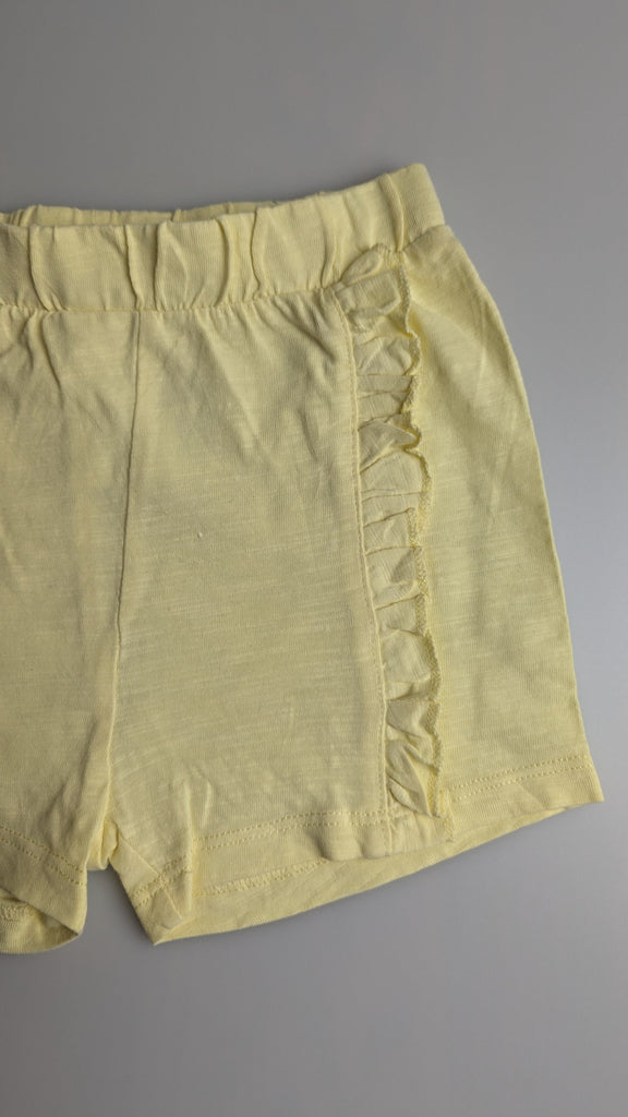 Matalan Yellow Shorts - Girls 12-18 Months Matalan Used, Preloved, Preworn & Second Hand Baby, Kids & Children's Clothing UK Online. Cheap affordable. Brands including Next, Joules, Nutmeg Morrisons, TU, F&F, H&M.