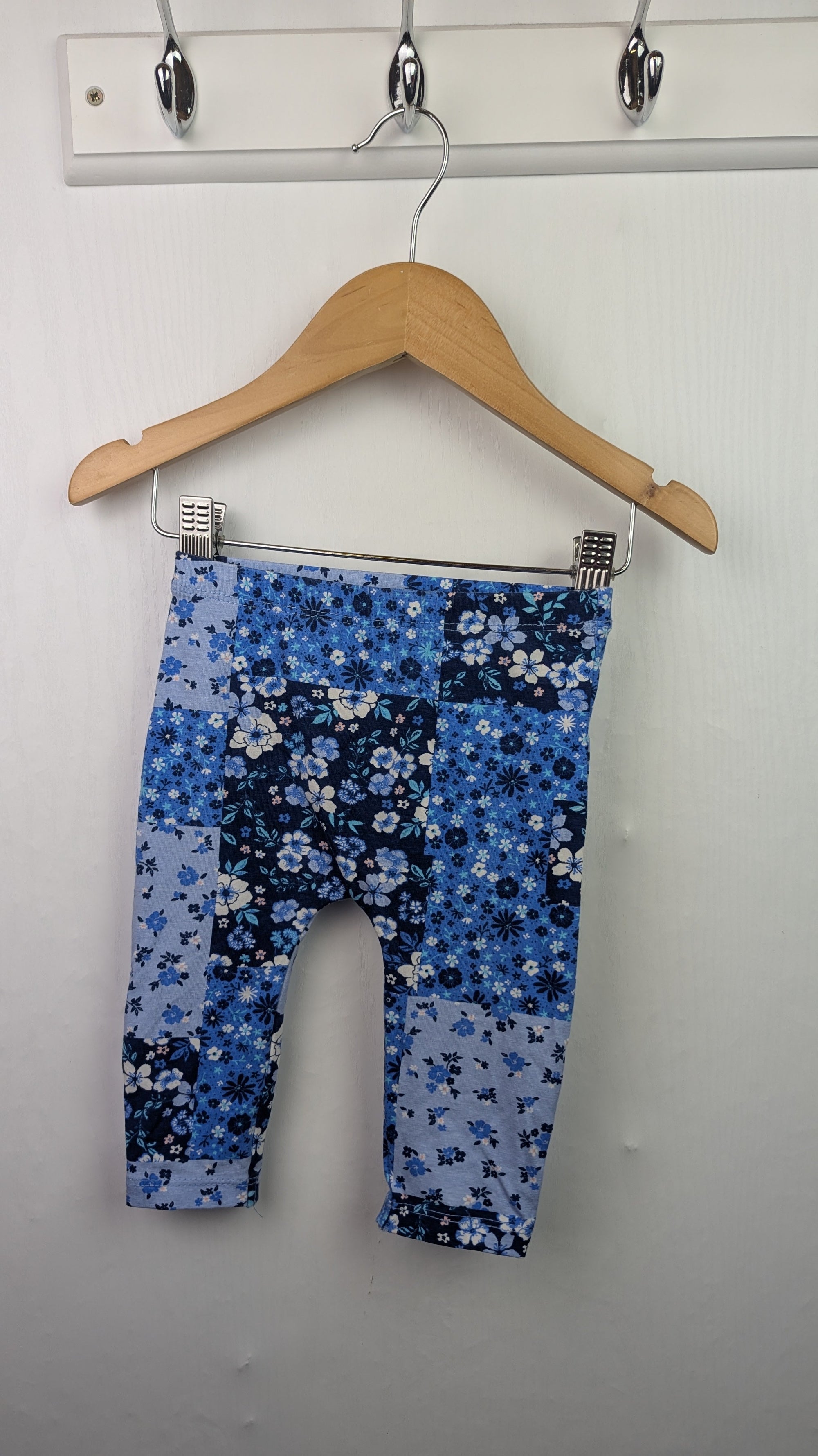 M&Co Blue Floral Leggings - Gurls 6 - 9 Months - Little Ones Preloved. Second Hand Children's & Preloved Baby, Kids, Girls & Boys Clothes. UK online