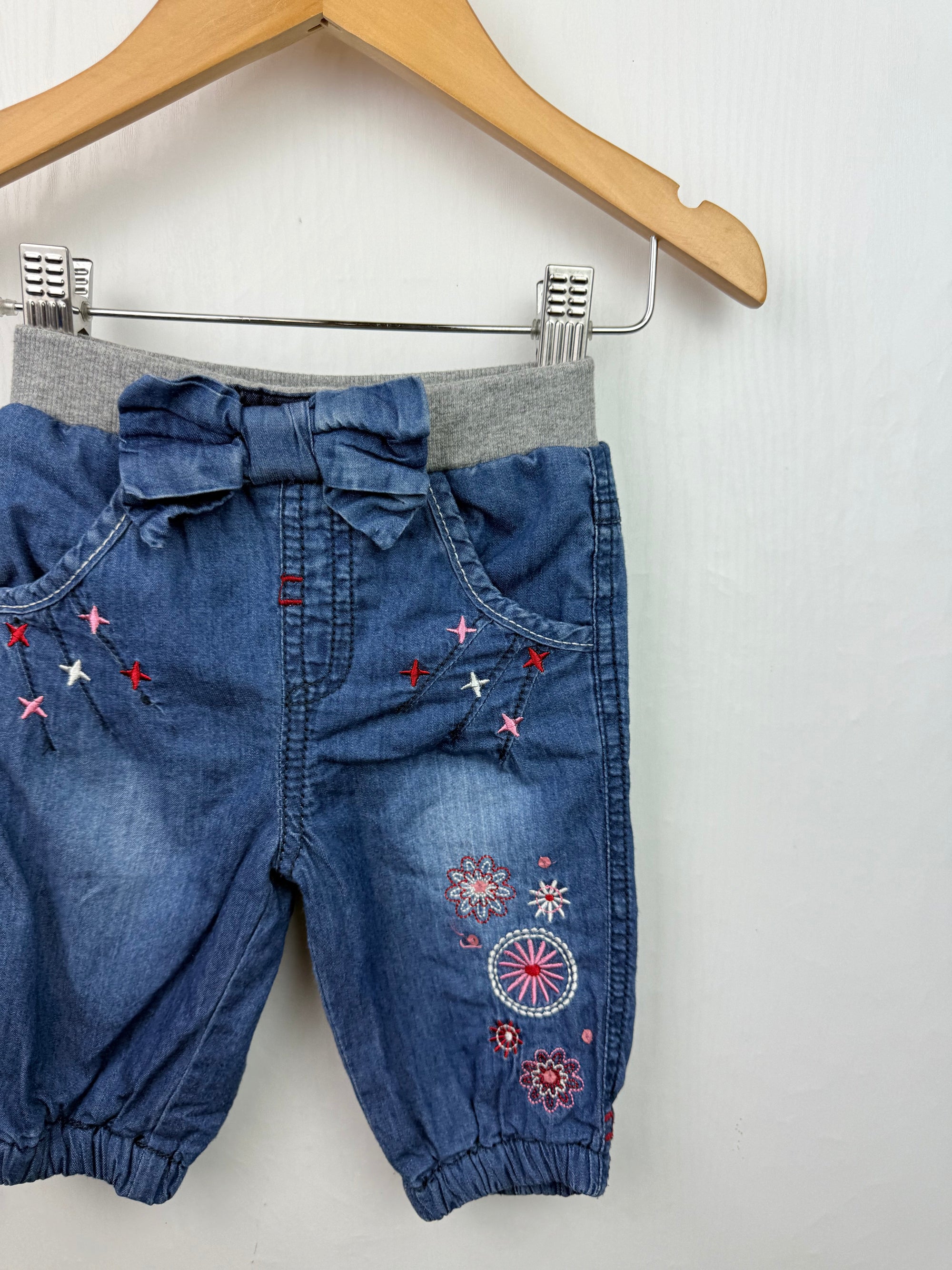 M&Co Floral Lined Jeans - Girls 3 - 6 Months - Little Ones Preloved. Second Hand Children's & Preloved Baby, Kids, Girls & Boys Clothes. UK online