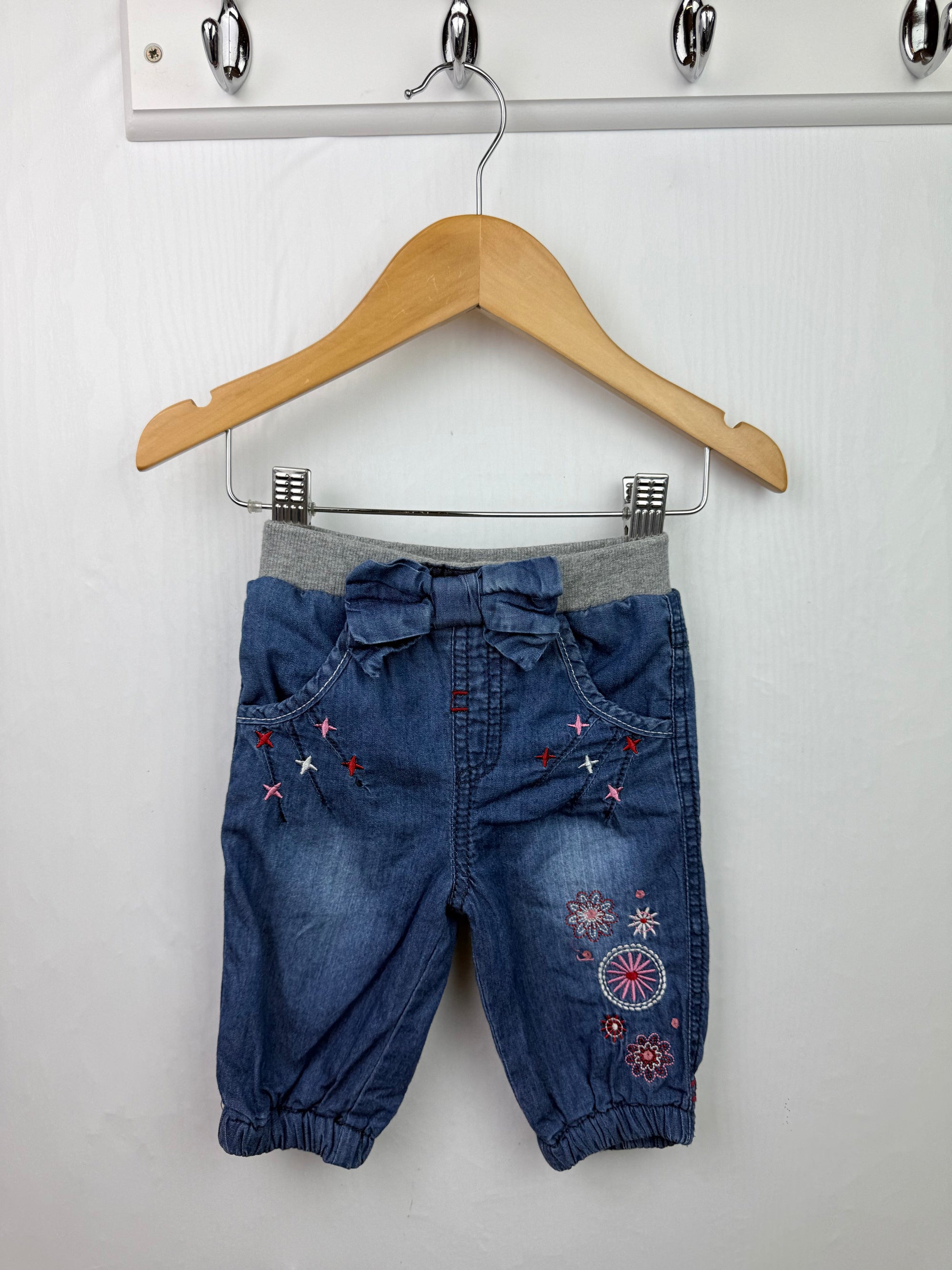 M&Co Floral Lined Jeans - Girls 3 - 6 Months - Little Ones Preloved. Second Hand Children's & Preloved Baby, Kids, Girls & Boys Clothes. UK online