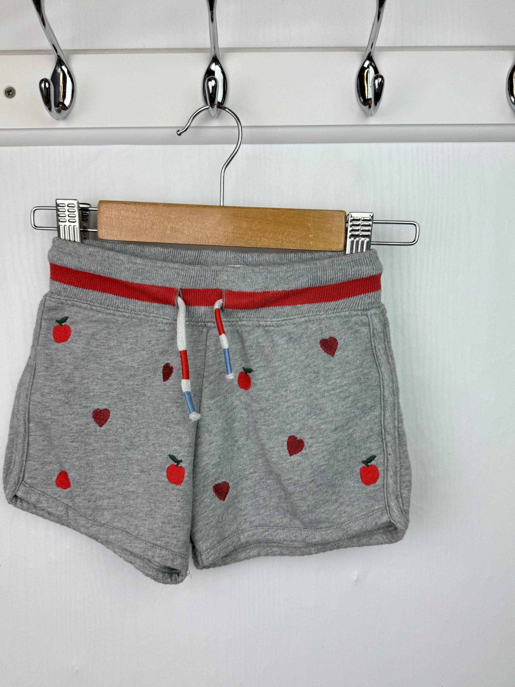 Mini Boden Apple Heart Shorts - Girls 3 Years - Little Ones Preloved. Second Hand Children's & Preloved Baby, Kids, Girls & Boys Clothes. UK online