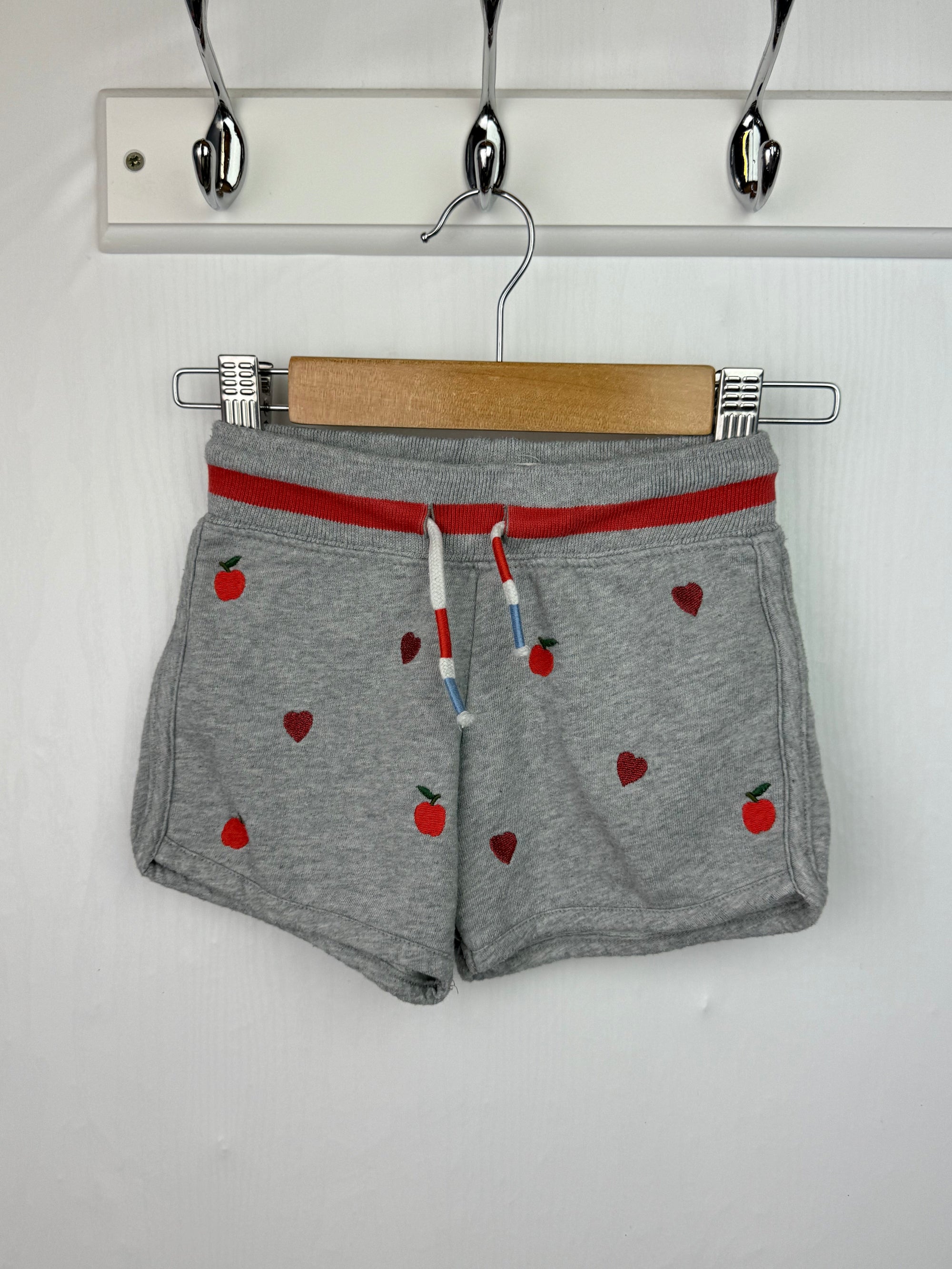 Mini Boden Apple Heart Shorts - Girls 3 Years - Little Ones Preloved. Second Hand Children's & Preloved Baby, Kids, Girls & Boys Clothes. UK online