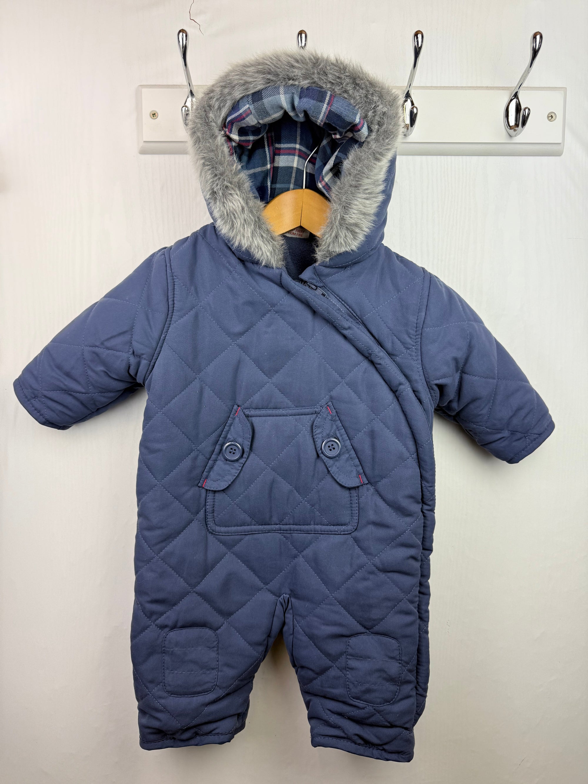 Mini Club Navy Quilted Pramsuit - Boys 3 - 6 Months - Little Ones Preloved. Second Hand Children's & Preloved Baby, Kids, Girls & Boys Clothes. UK online