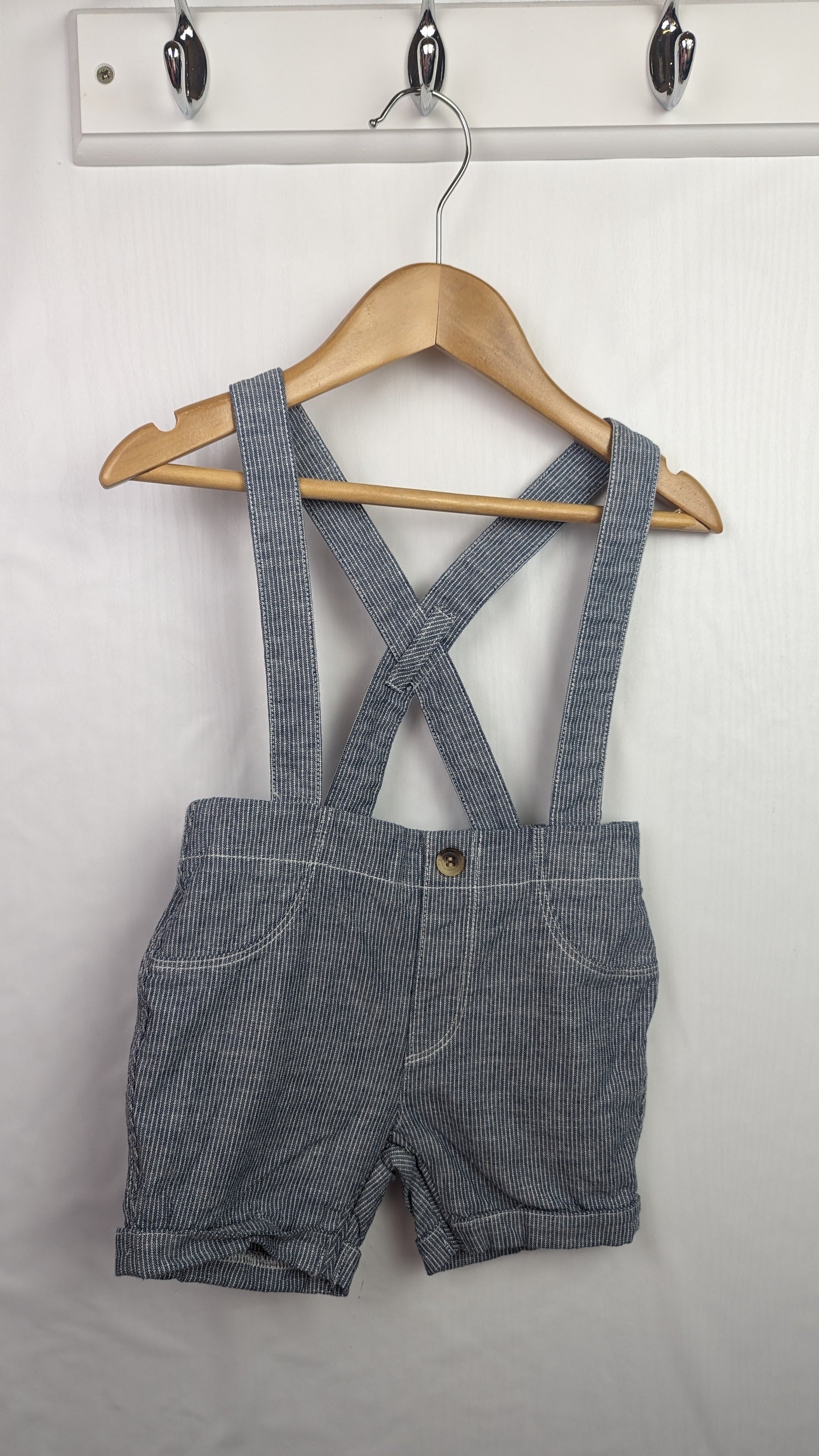 Mini Club Shorts with Braces - Boys 3 - 6 Months - Little Ones Preloved. Second Hand Children's & Preloved Baby, Kids, Girls & Boys Clothes. UK online