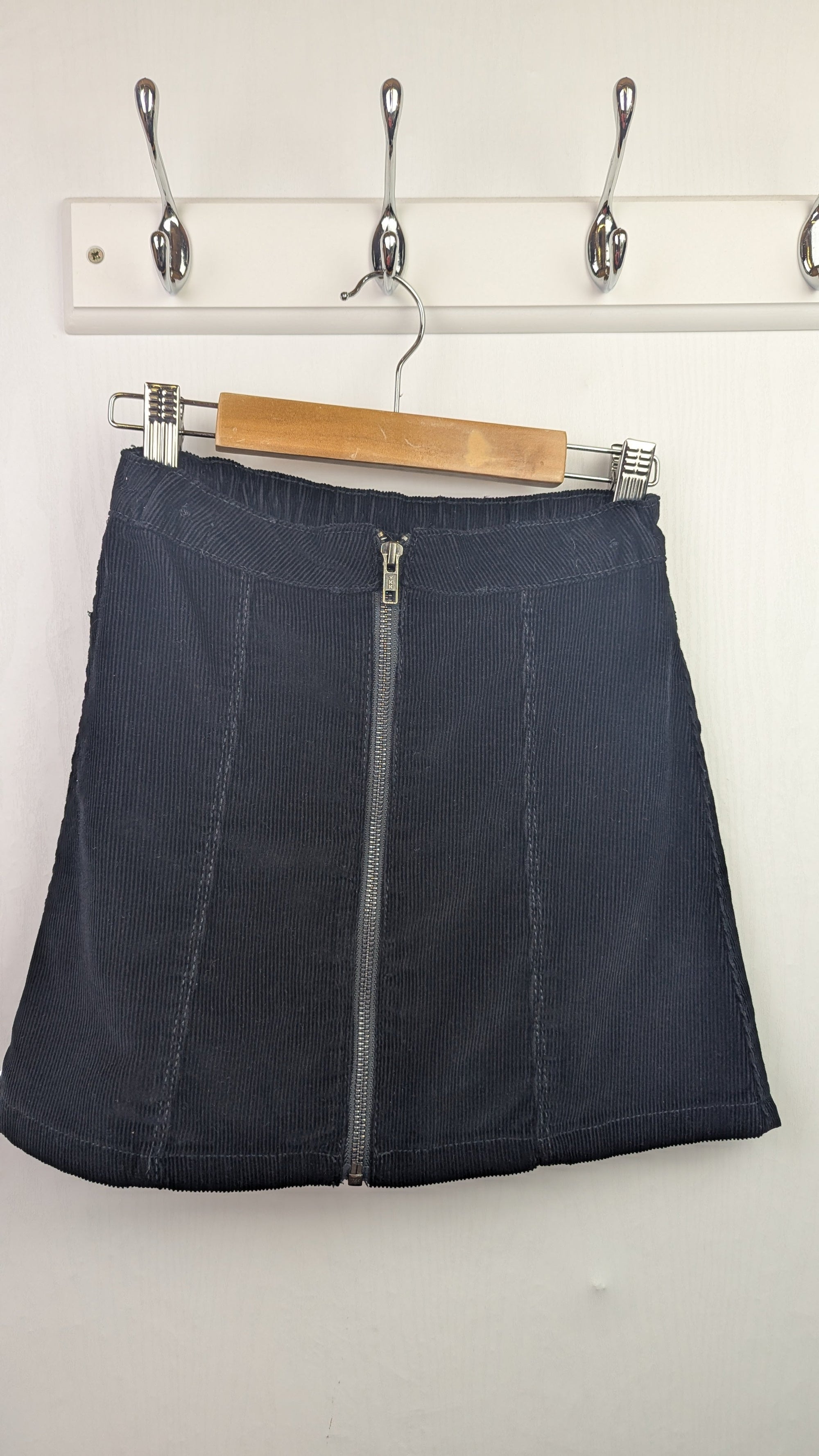 Miss Evie Black Cord Skirt - Girls 7 - 8 Years - Little Ones Preloved. Second Hand Children's & Preloved Baby, Kids, Girls & Boys Clothes. UK online