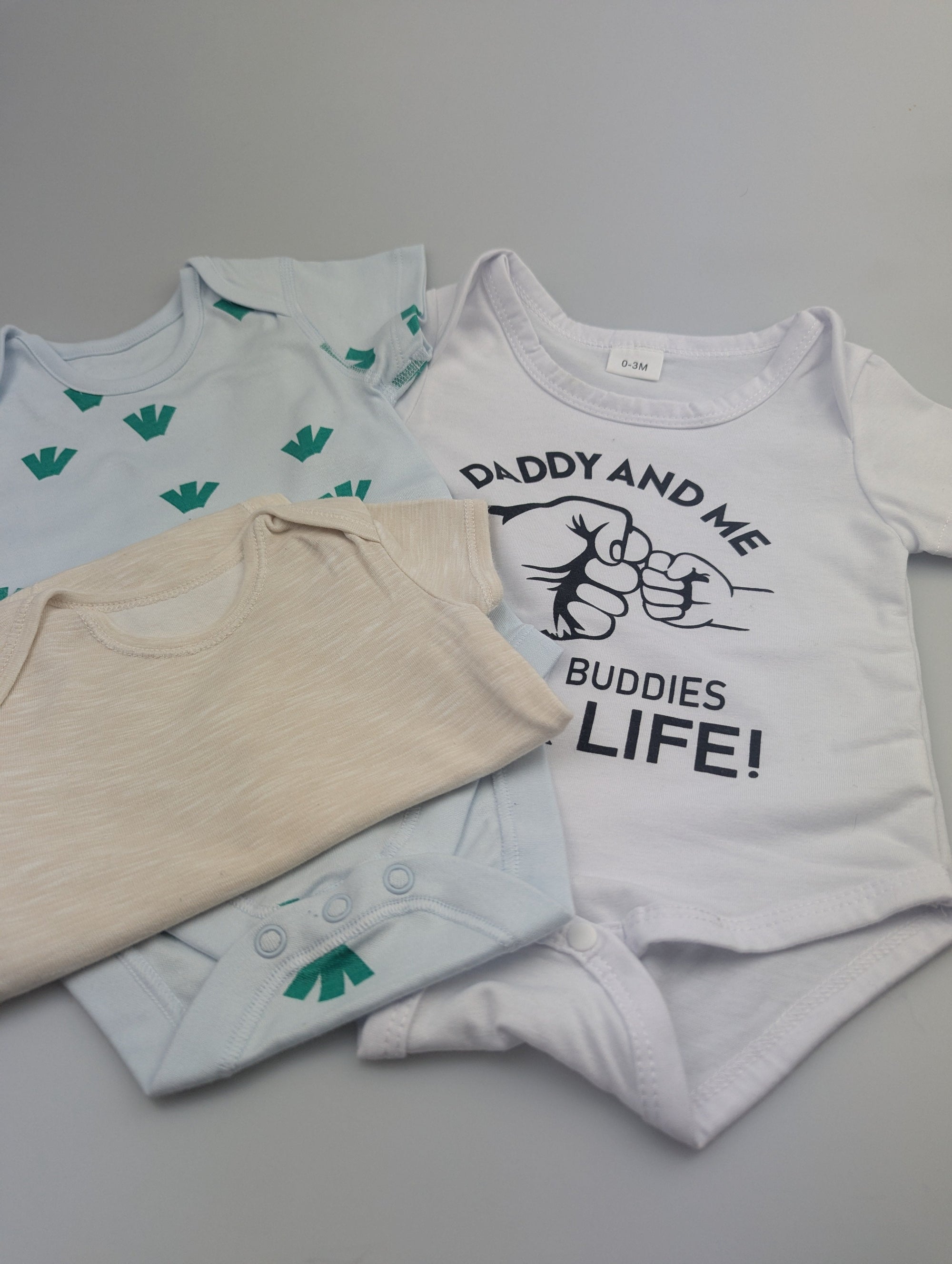 Mixed Bodysuits Bundle - Boys 0 - 3 Months - Little Ones Preloved. Second Hand Children's & Preloved Baby, Kids, Girls & Boys Clothes. UK online