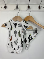 Modern Moments by Gerber Bodysuit & Hat - Unisex 0 - 3 Months - Little Ones Preloved. Second Hand Children's & Preloved Baby, Kids, Girls & Boys Clothes. UK online