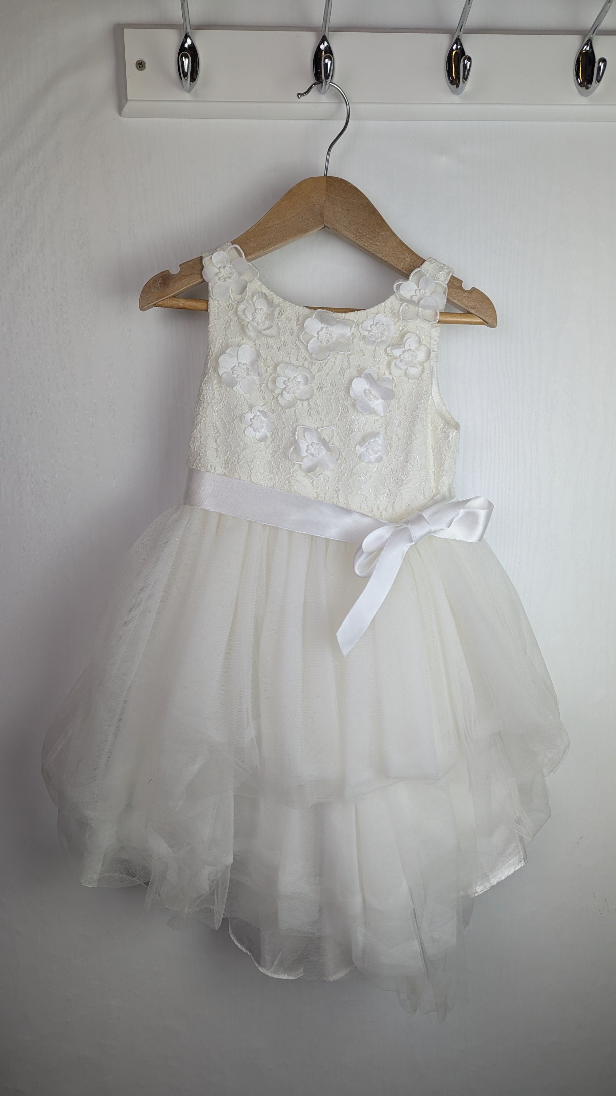 Monsoon Floral Mesh Bridesmaid Dress - Girls 4 Years - Little Ones Preloved. Second Hand Children's & Preloved Baby, Kids, Girls & Boys Clothes. UK online