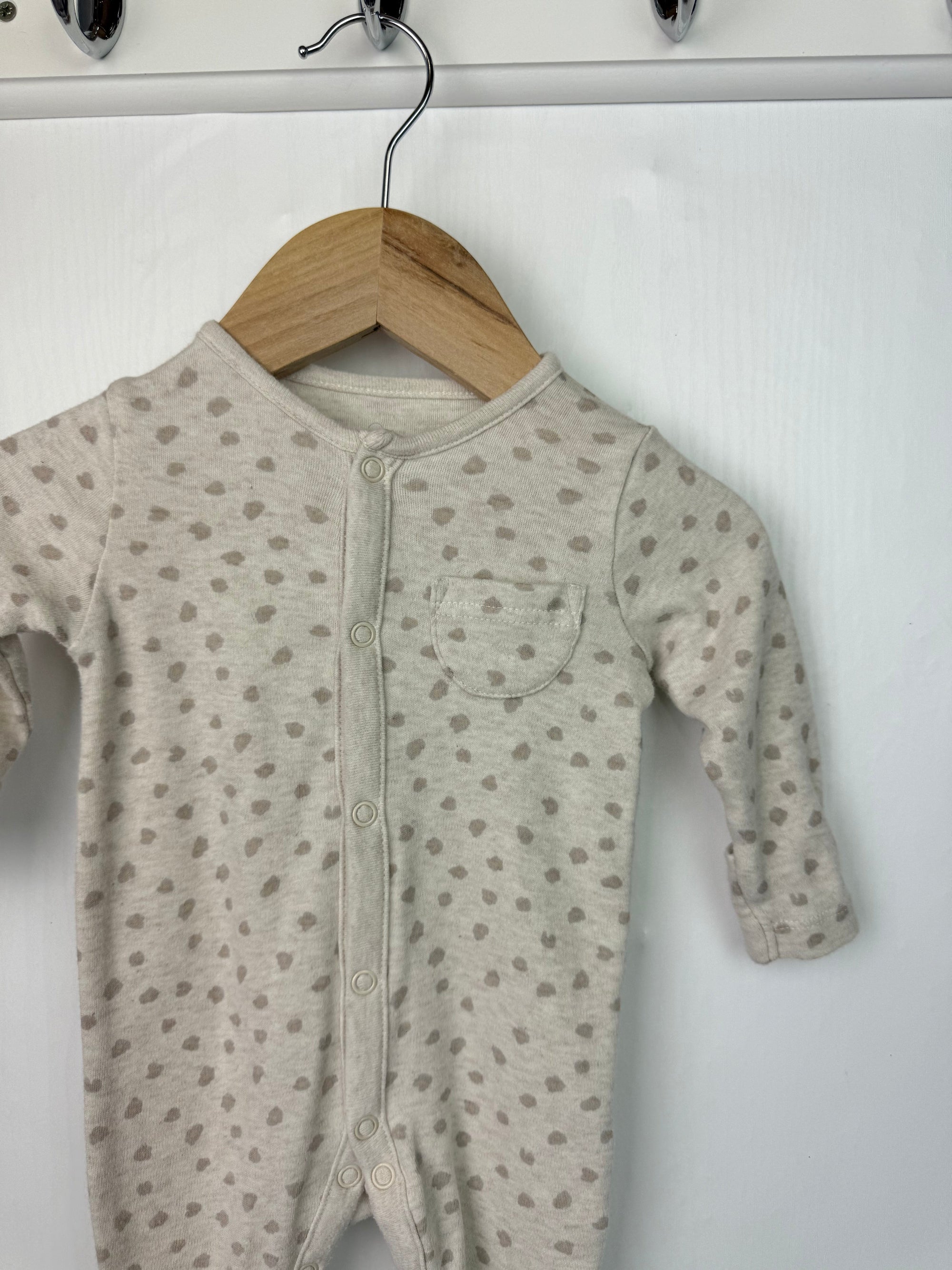 Mothercare Animal Print Sleepsuit - Unisex 0 - 1 Month - Little Ones Preloved. Second Hand Children's & Preloved Baby, Kids, Girls & Boys Clothes. UK online