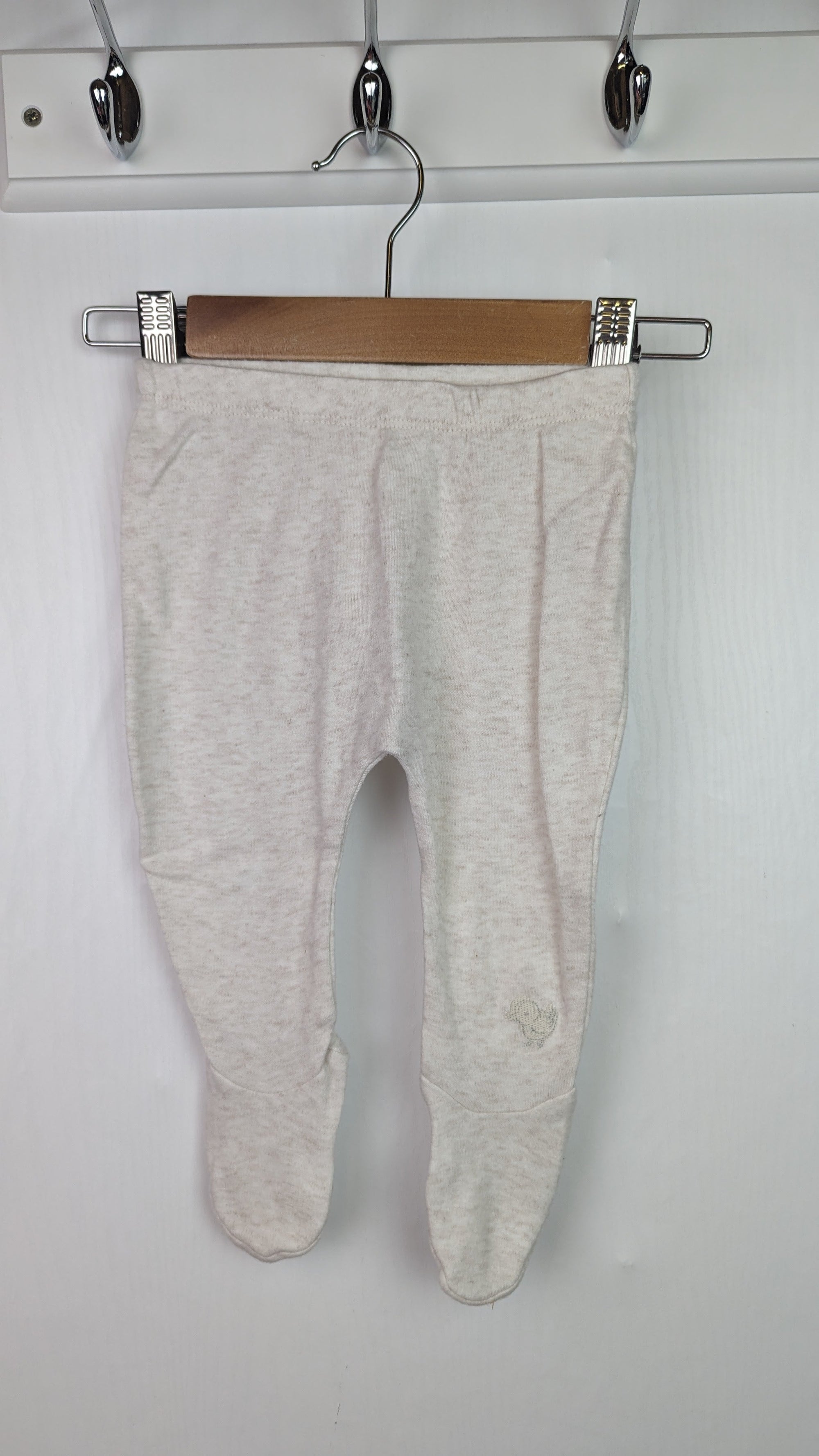 Mothercare Beige Footed Leggings - Unisex 0-3 Months Little Ones Preloved. Preloved Kids & Children’s Gently Used Clothing. Second Hand Baby, Girls & Boys Clothes. UK Postage