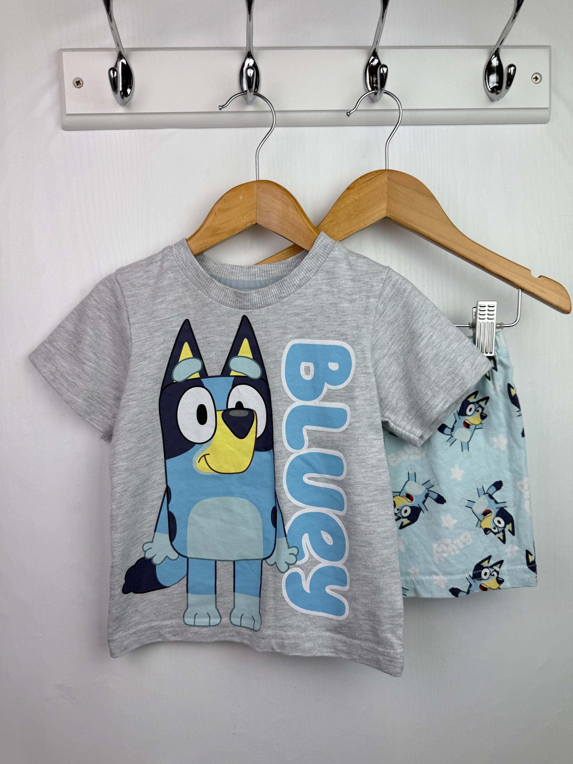 Mothercare Bluey Short Sleeve Pyjama Set - Boys 18 - 24 Months - Little Ones Preloved. Second Hand Children's & Preloved Baby, Kids, Girls & Boys Clothes. UK online