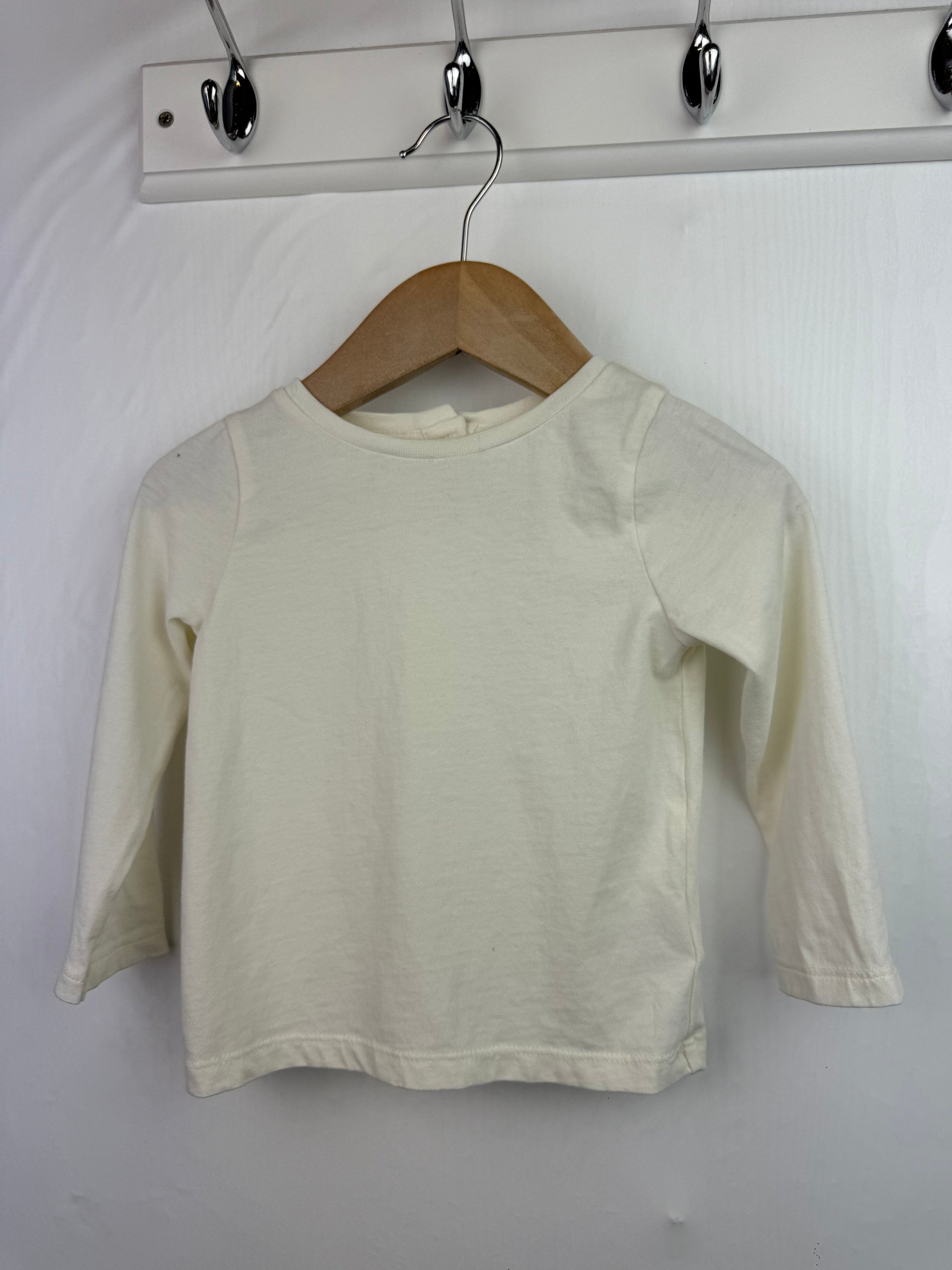 Mothercare Cream Long Sleeve Top - Boys 9 - 12 Months - Little Ones Preloved. Second Hand Children's & Preloved Baby, Kids, Girls & Boys Clothes. UK online