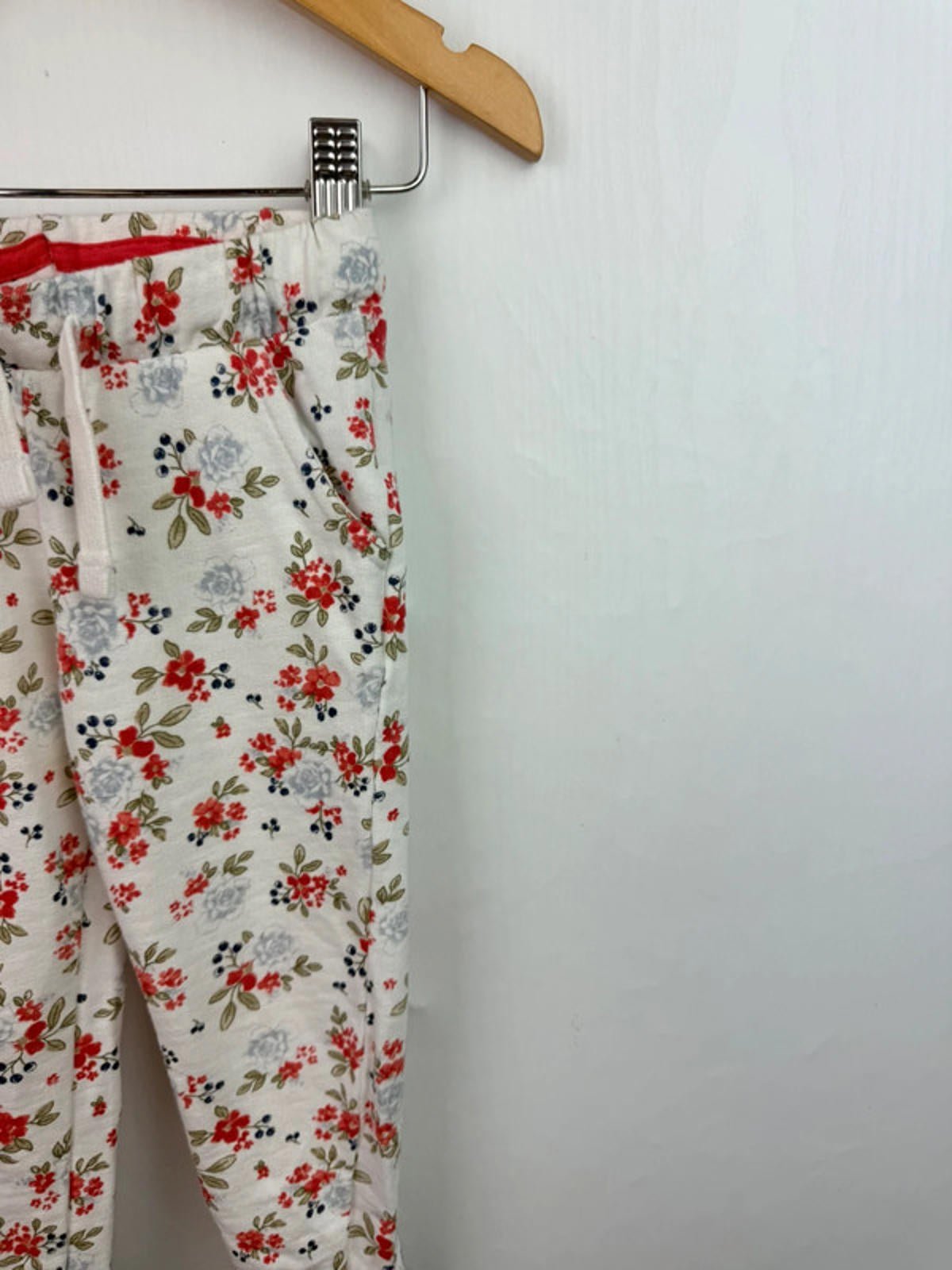 Mothercare Floral Jogging Bottoms - Girls 18 - 24 Months - Little Ones Preloved. Second Hand Children's & Preloved Baby, Kids, Girls & Boys Clothes. UK online