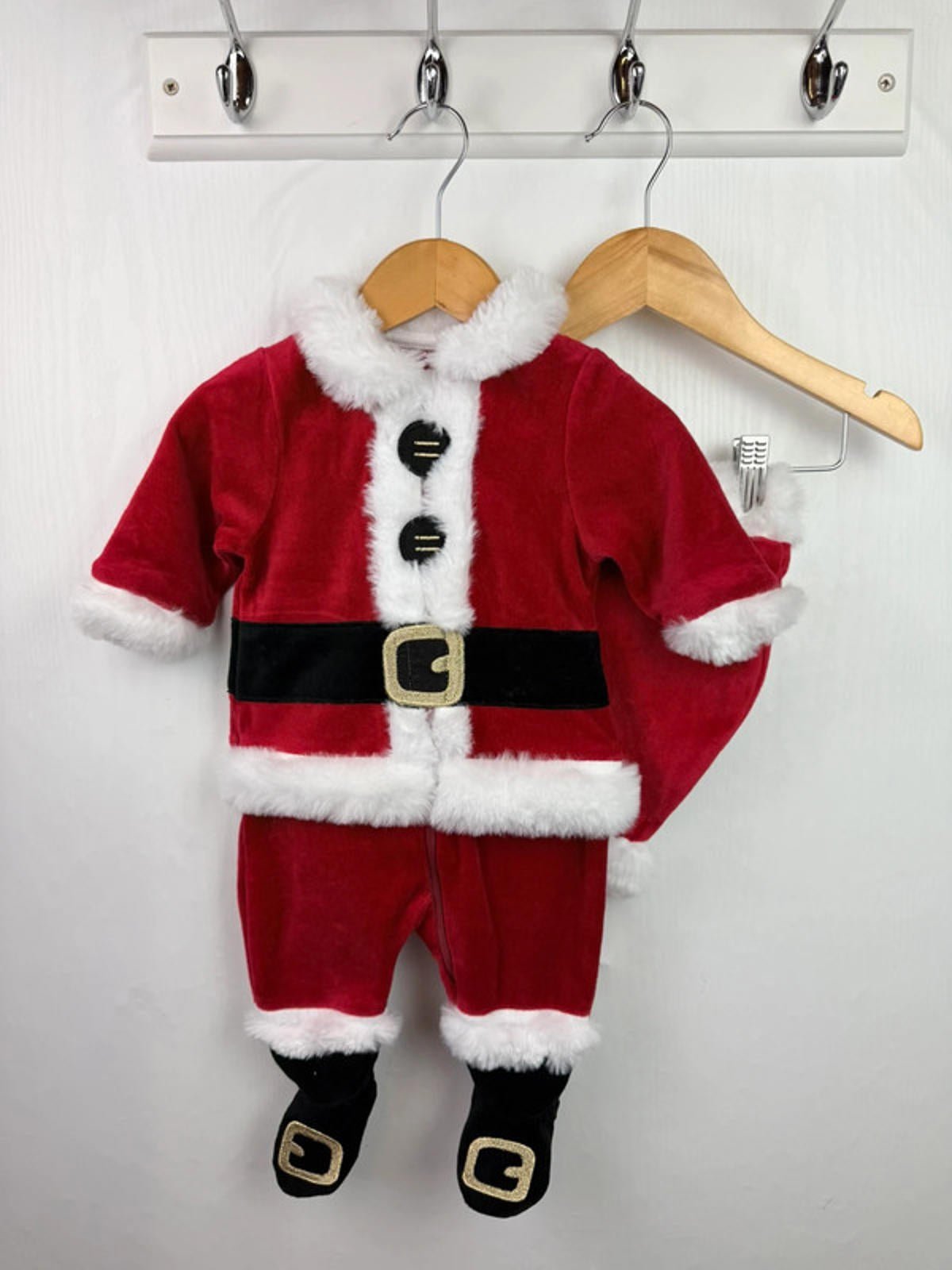Mothercare Santa Onesie - Unisex 0 - 1 Month - Little Ones Preloved. Second Hand Children's & Preloved Baby, Kids, Girls & Boys Clothes. UK online