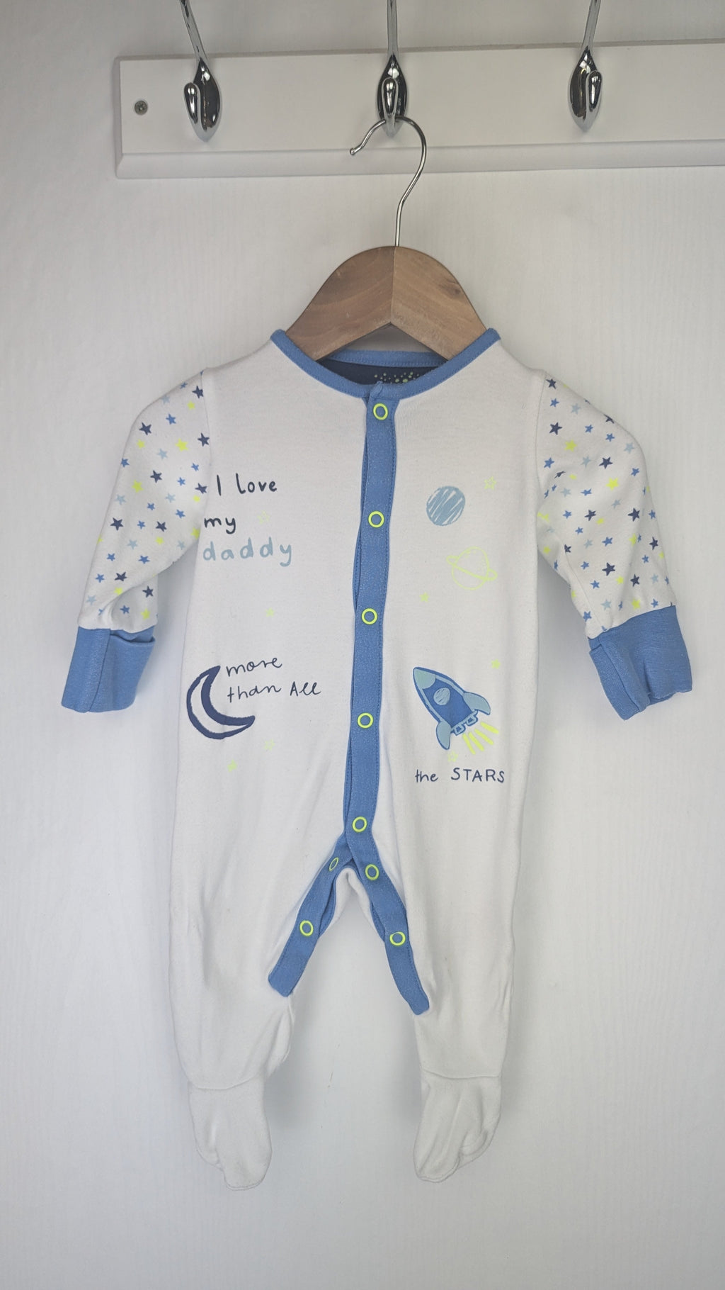Mothercare white & blue rocket ship sleepsuit - Girls 1 - 3 Months - Little Ones Preloved. Second Hand Children's & Preloved Baby, Kids, Girls & Boys Clothes. UK online
