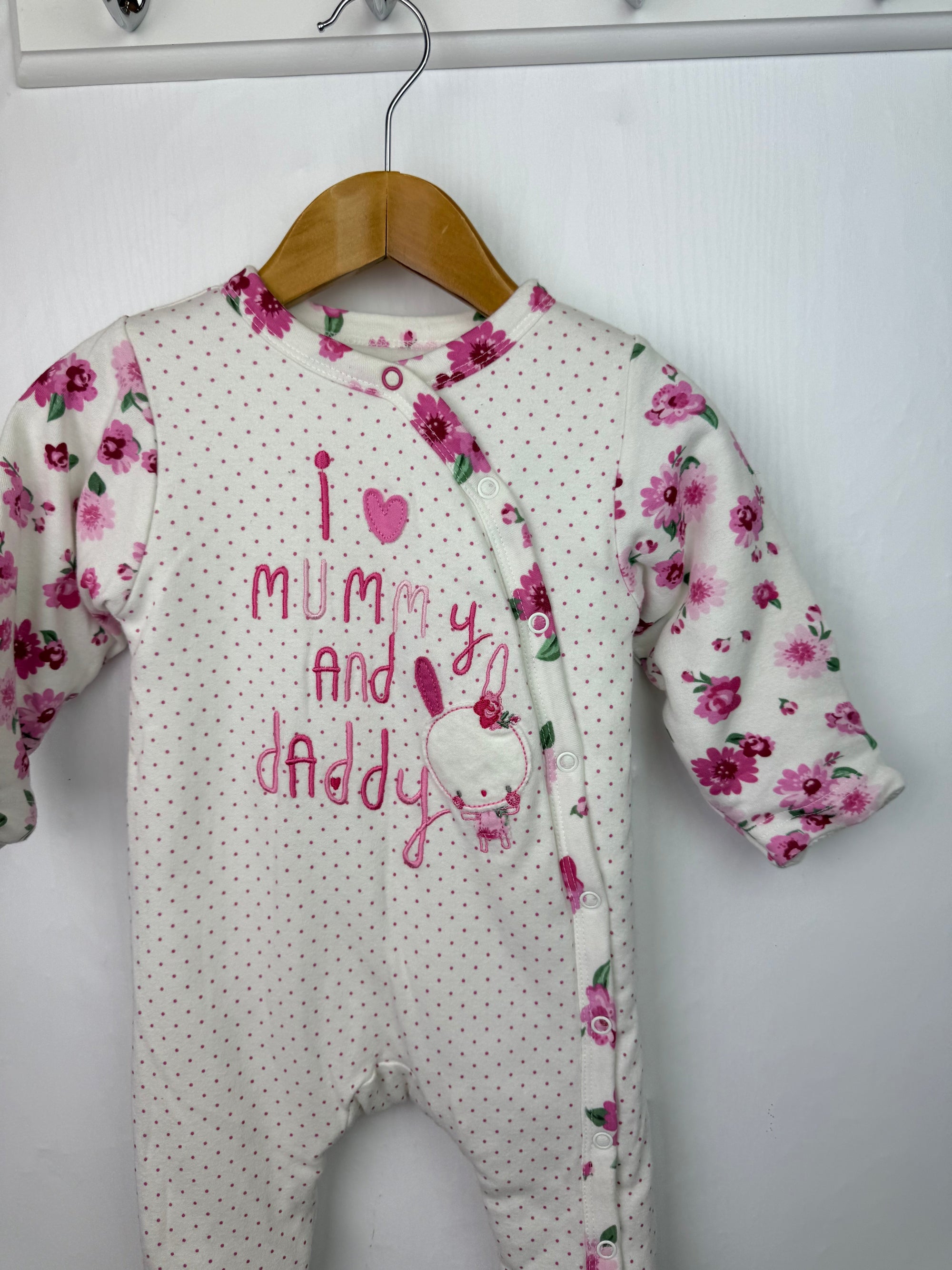 Mothervare Mummy & Daddy Padded Sleepsuit - Girls 3 - 6 Months - Little Ones Preloved. Second Hand Children's & Preloved Baby, Kids, Girls & Boys Clothes. UK online