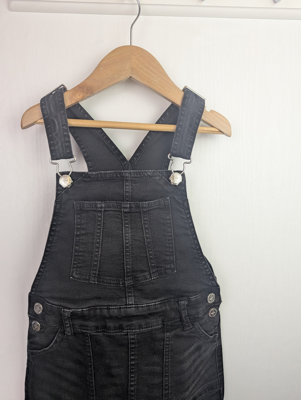 M&S Black Dungaree Dress - Girls 7 - 8 Years - Little Ones Preloved. Second Hand Children's & Preloved Baby, Kids, Girls & Boys Clothes. UK online