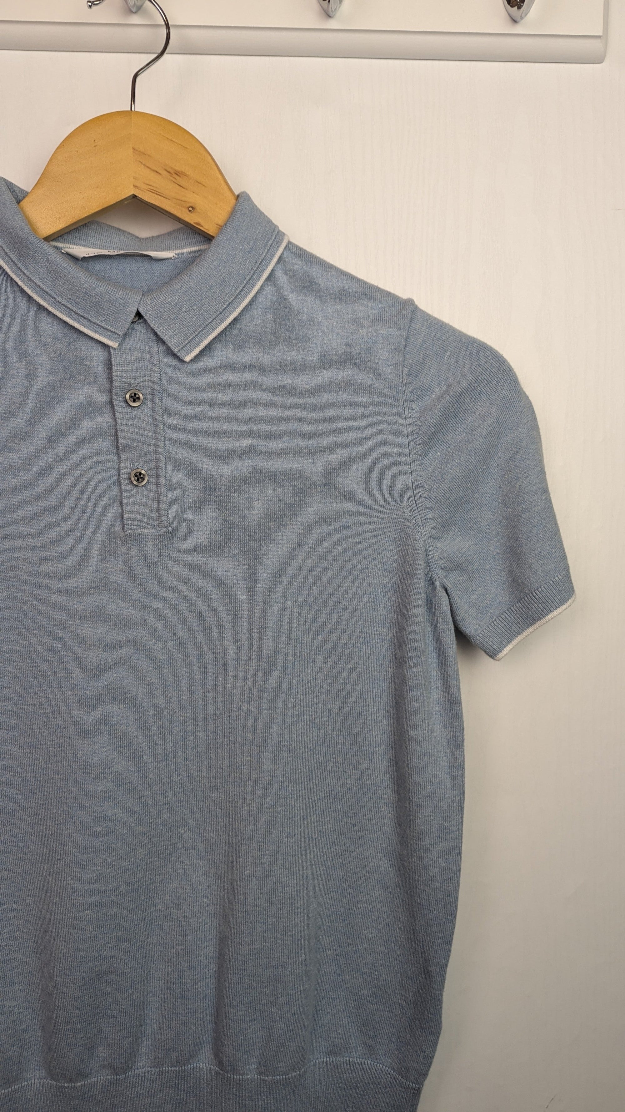 M&S Blue Fine Knit Top - Boys 12 - 13 Years - Little Ones Preloved. Second Hand Children's & Preloved Baby, Kids, Girls & Boys Clothes. UK online