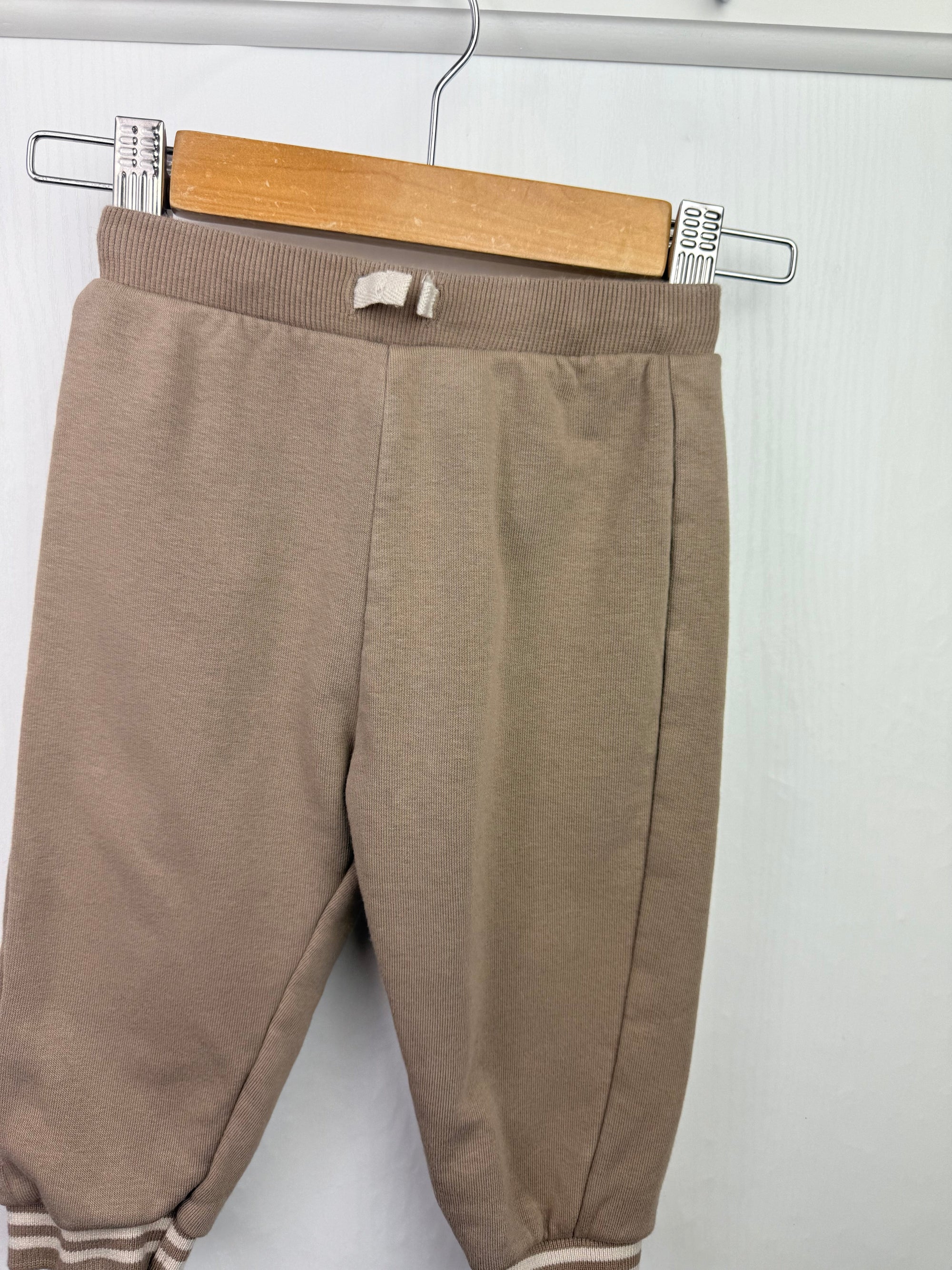M&S Brown Jogging Bottoms - Boys 9 - 12 Months - Little Ones Preloved. Second Hand Children's & Preloved Baby, Kids, Girls & Boys Clothes. UK online
