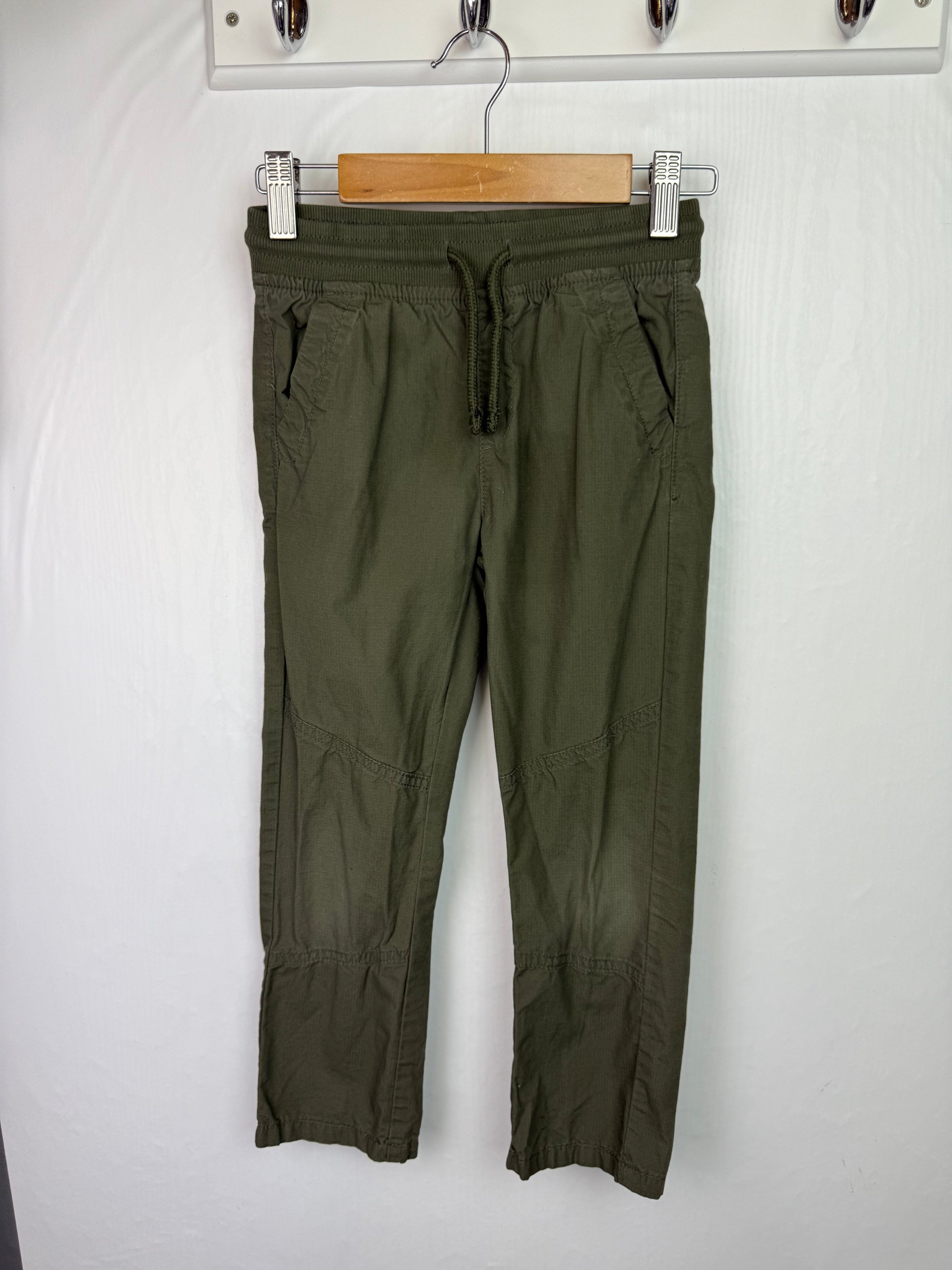 M&S Green Cargo Trousers - Boys 5 - 6 Years - Little Ones Preloved. Second Hand Children's & Preloved Baby, Kids, Girls & Boys Clothes. UK online