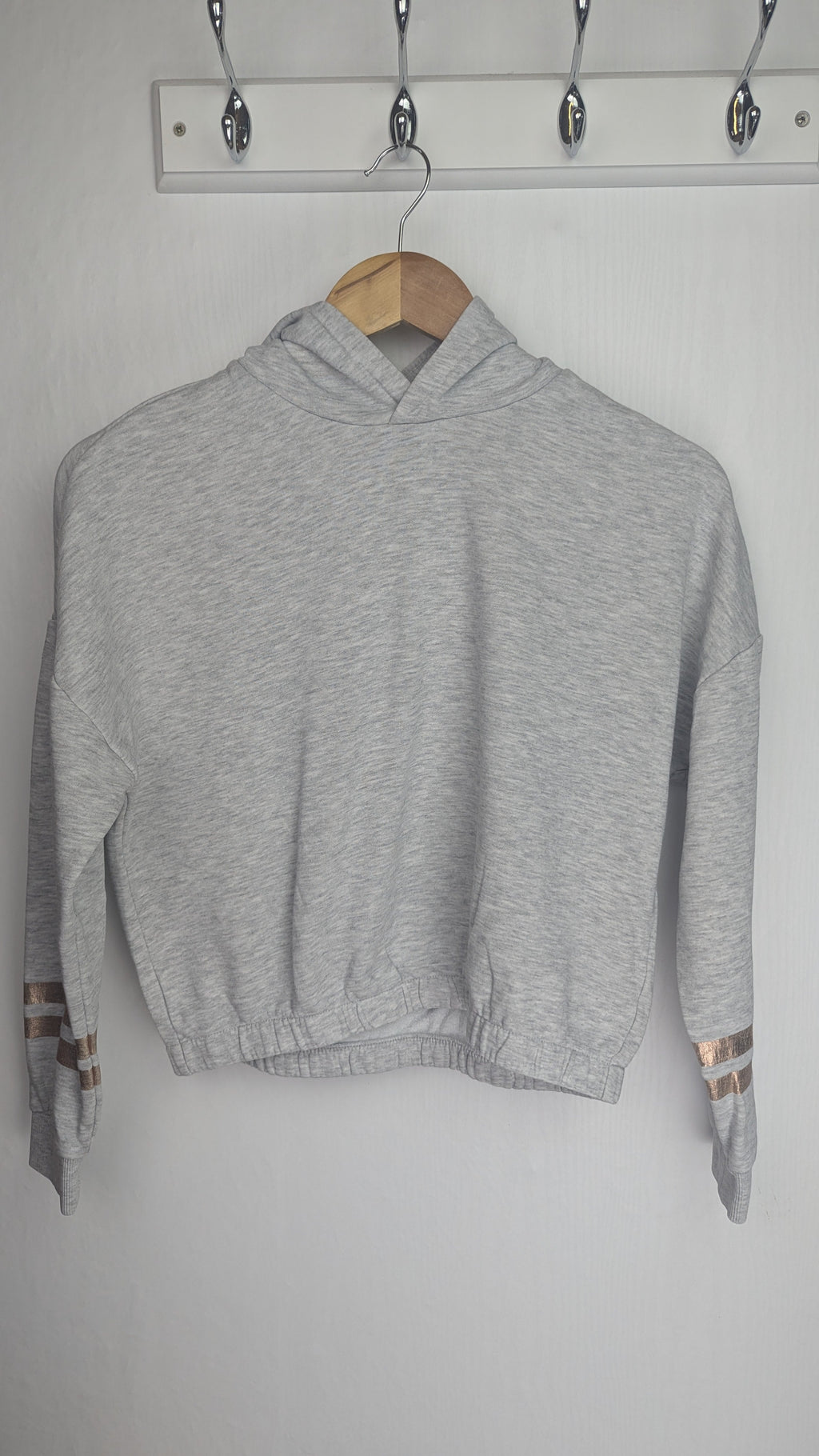 M&S Grey Crop Hoodie - Girls 12 - 13 Years - Little Ones Preloved. Second Hand Children's & Preloved Baby, Kids, Girls & Boys Clothes. UK online