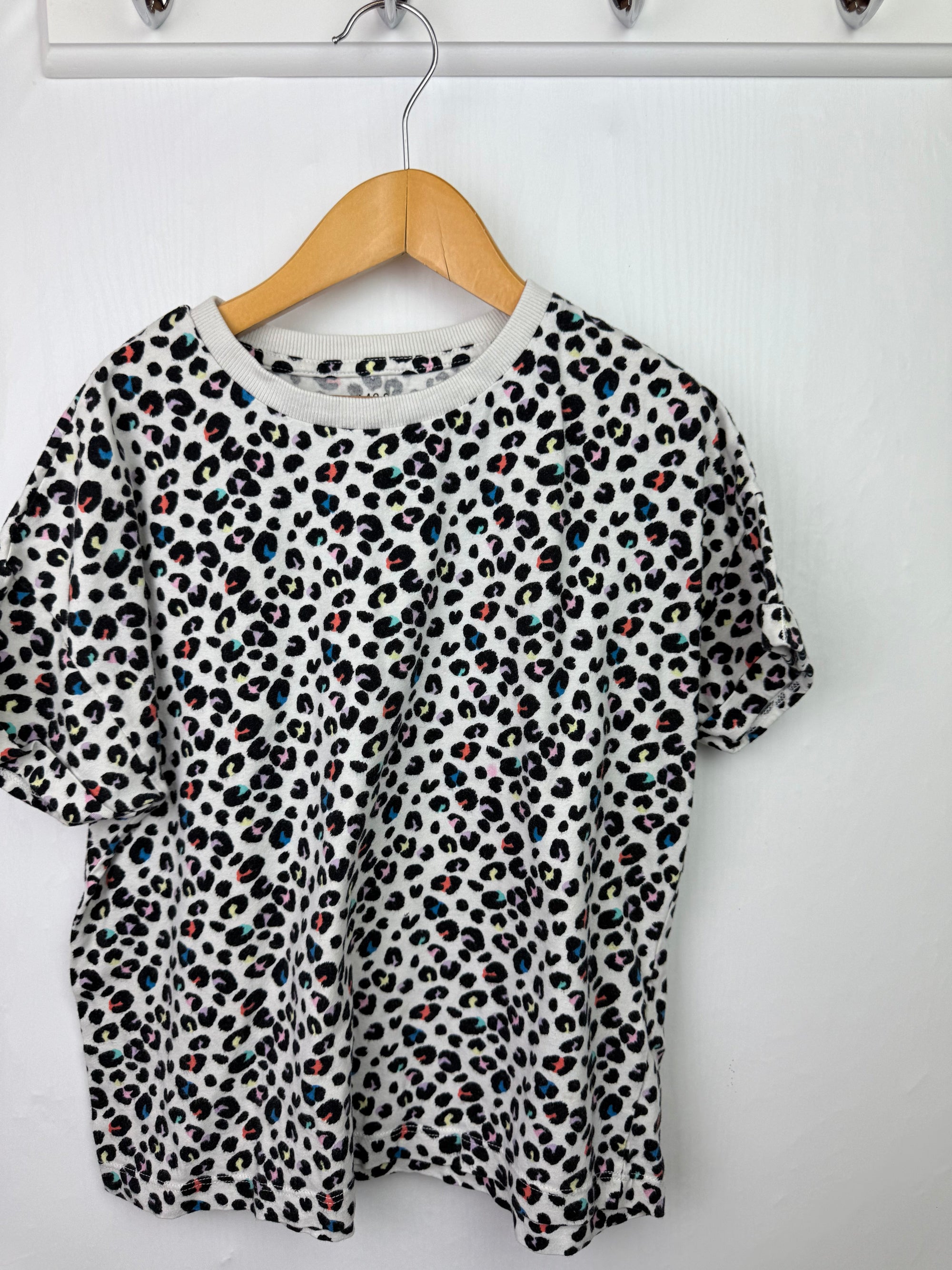 M&S Multi Animal Print Top - Girls 8 - 9 Years - Little Ones Preloved. Second Hand Children's & Preloved Baby, Kids, Girls & Boys Clothes. UK online