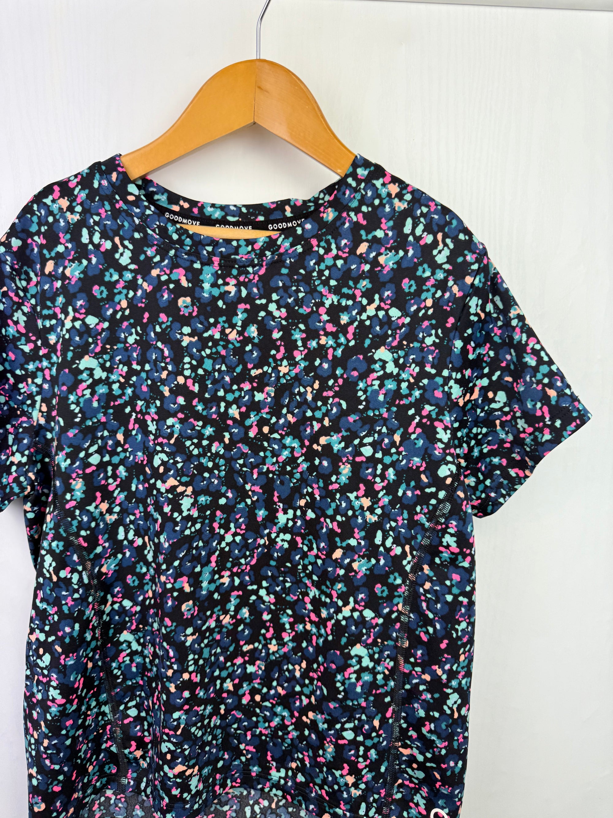 M&S Multicolour Sports Top - Girls 7 - 8 Years - Little Ones Preloved. Second Hand Children's & Preloved Baby, Kids, Girls & Boys Clothes. UK online