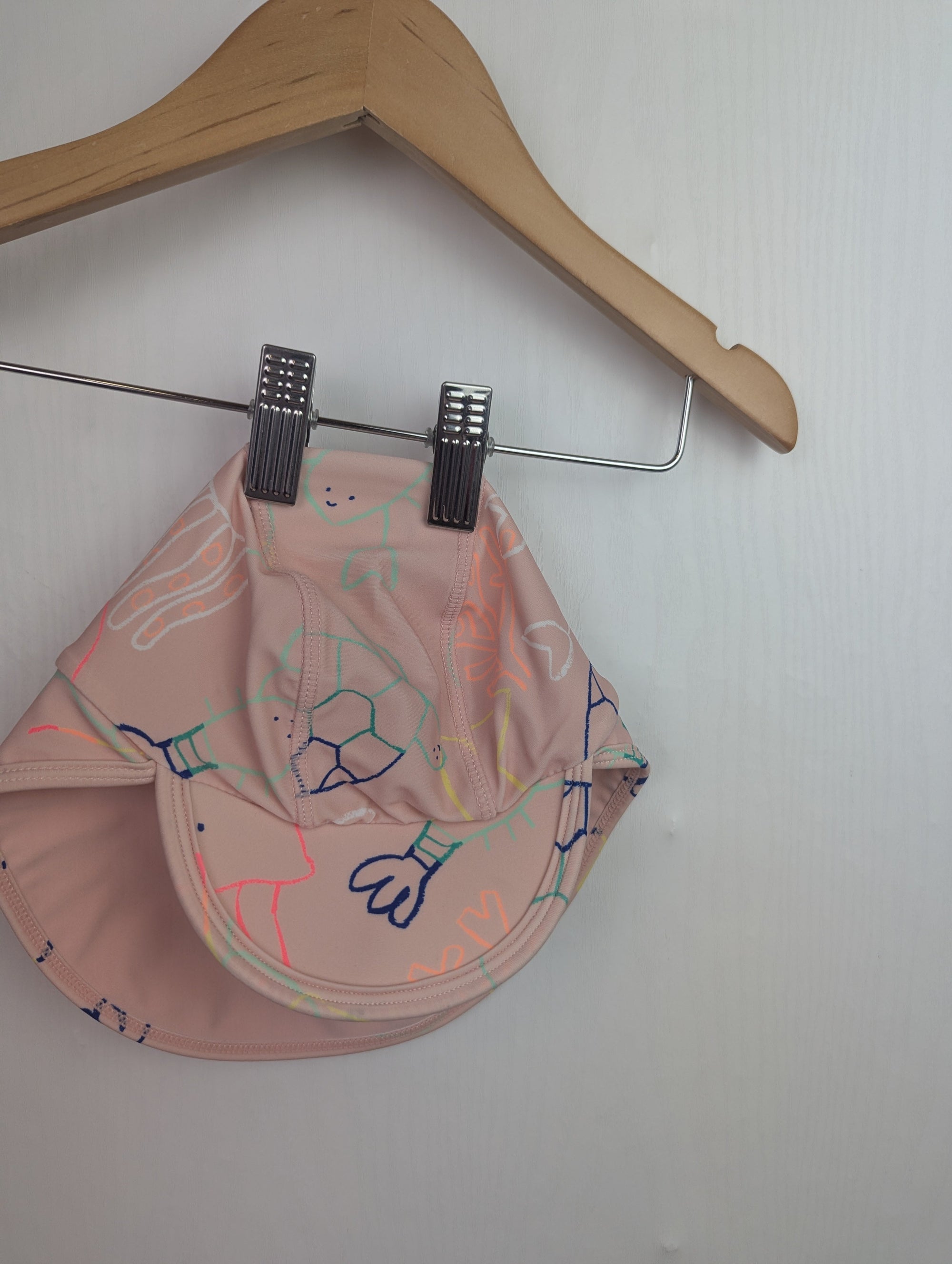 M&S Pink Swim Hat - Girls 12 - 18 Months - Little Ones Preloved. Second Hand Children's & Preloved Baby, Kids, Girls & Boys Clothes. UK online