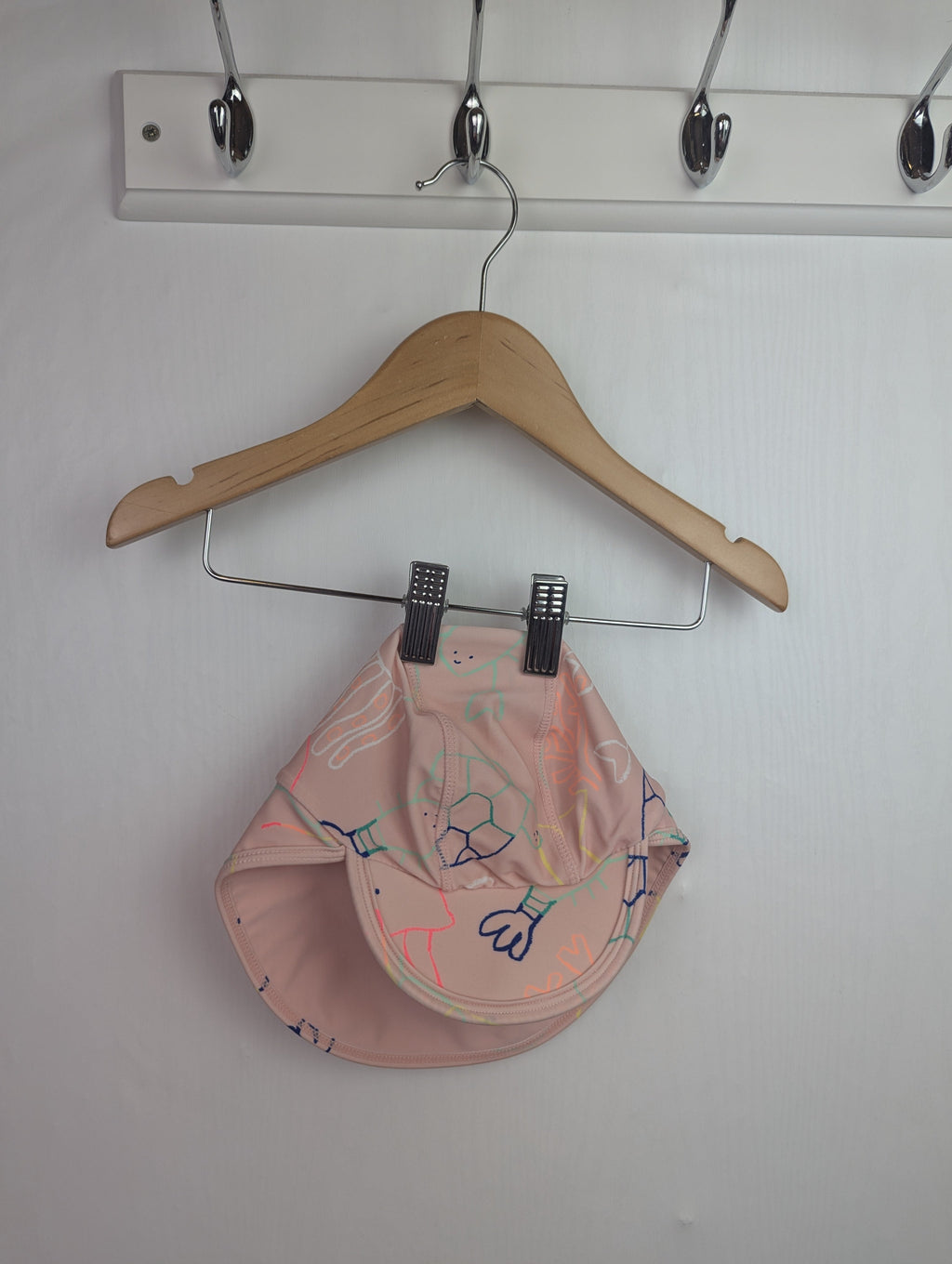 M&S Pink Swim Hat - Girls 12 - 18 Months - Little Ones Preloved. Second Hand Children's & Preloved Baby, Kids, Girls & Boys Clothes. UK online