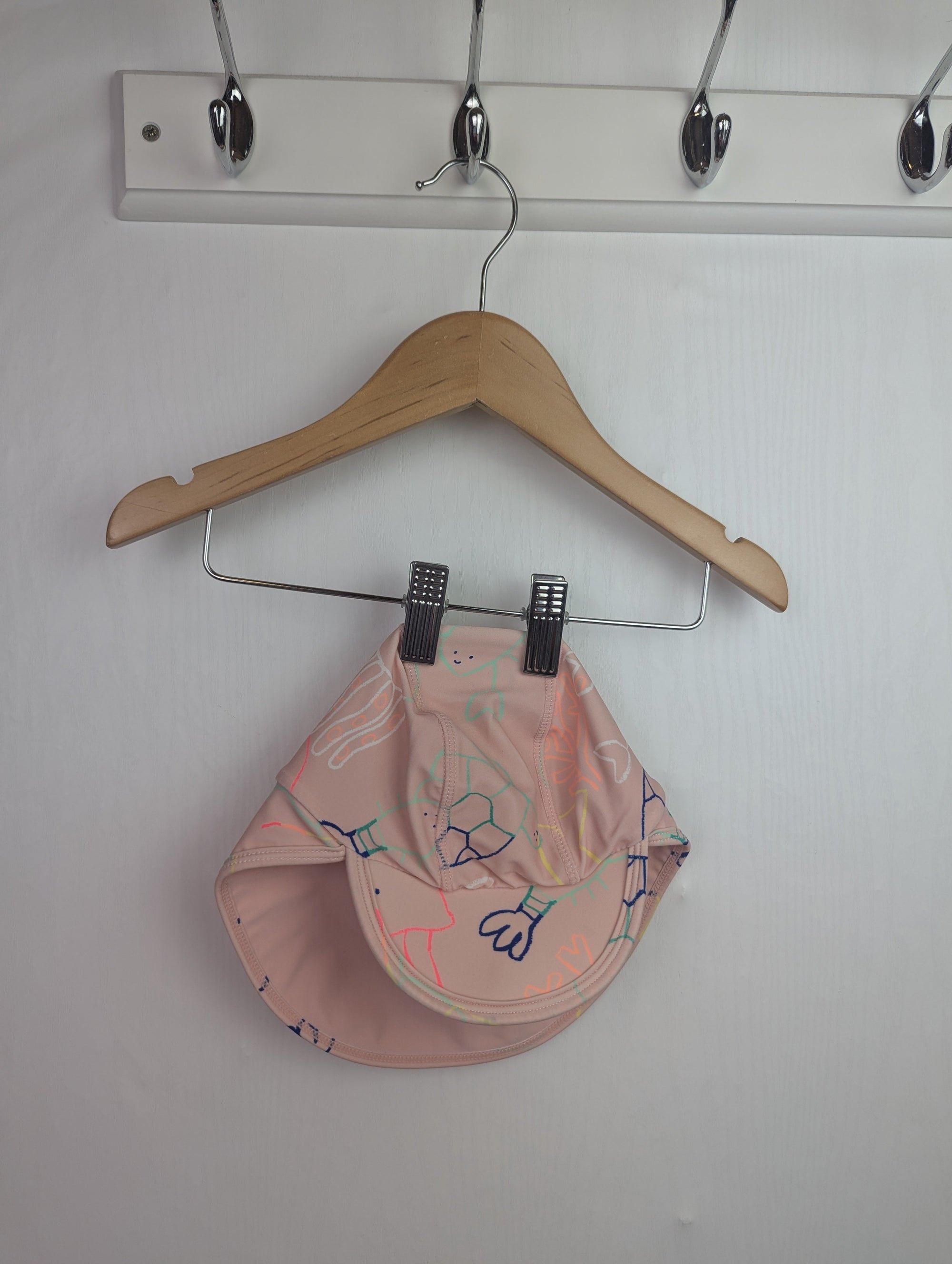 M&S Pink Swim Hat - Girls 12 - 18 Months - Little Ones Preloved. Second Hand Children's & Preloved Baby, Kids, Girls & Boys Clothes. UK online